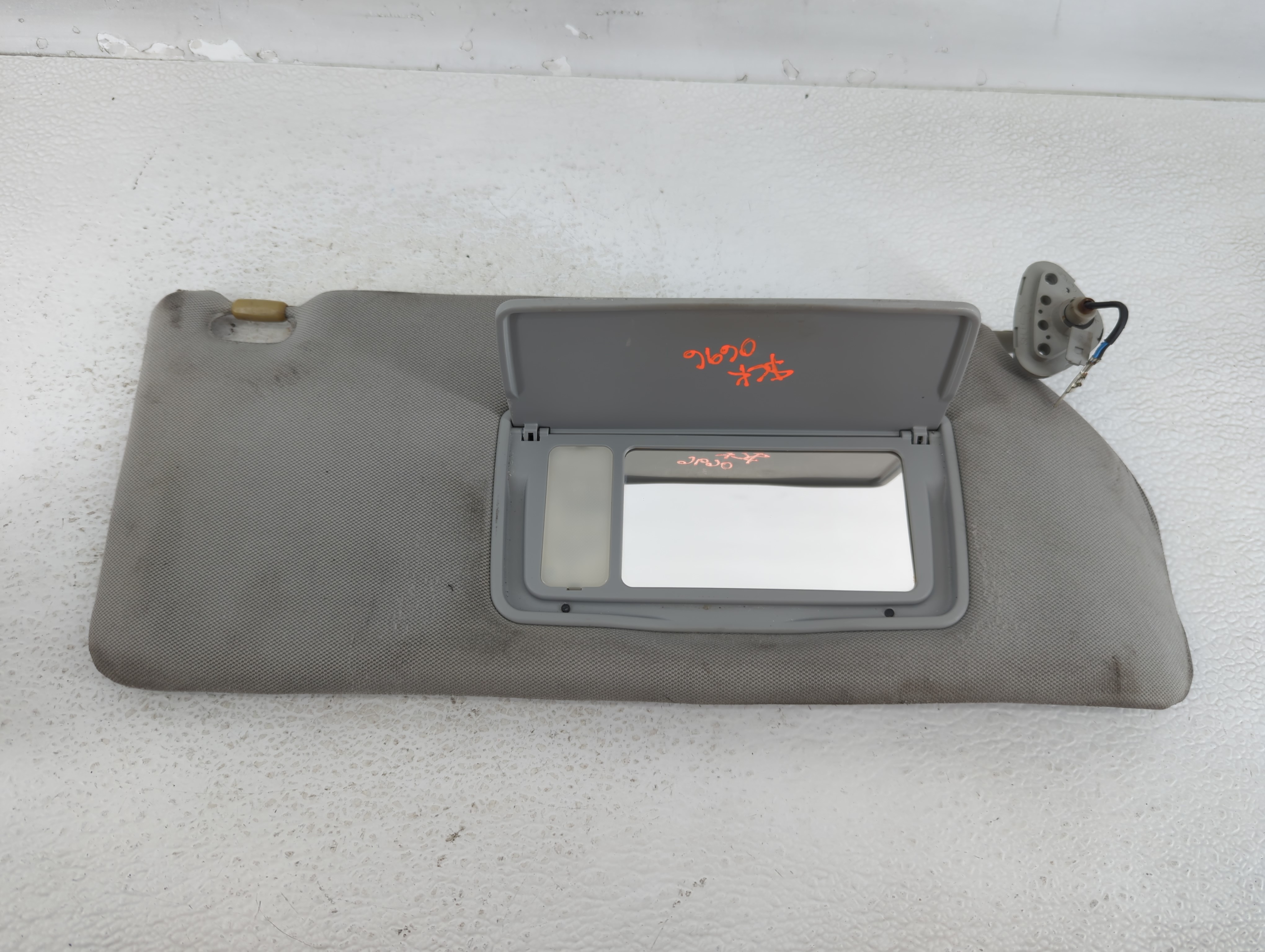 Picture of 2006-2010 Honda Odyssey Passenger Sun Visor Mirror Right Sunvisor Grey 608108