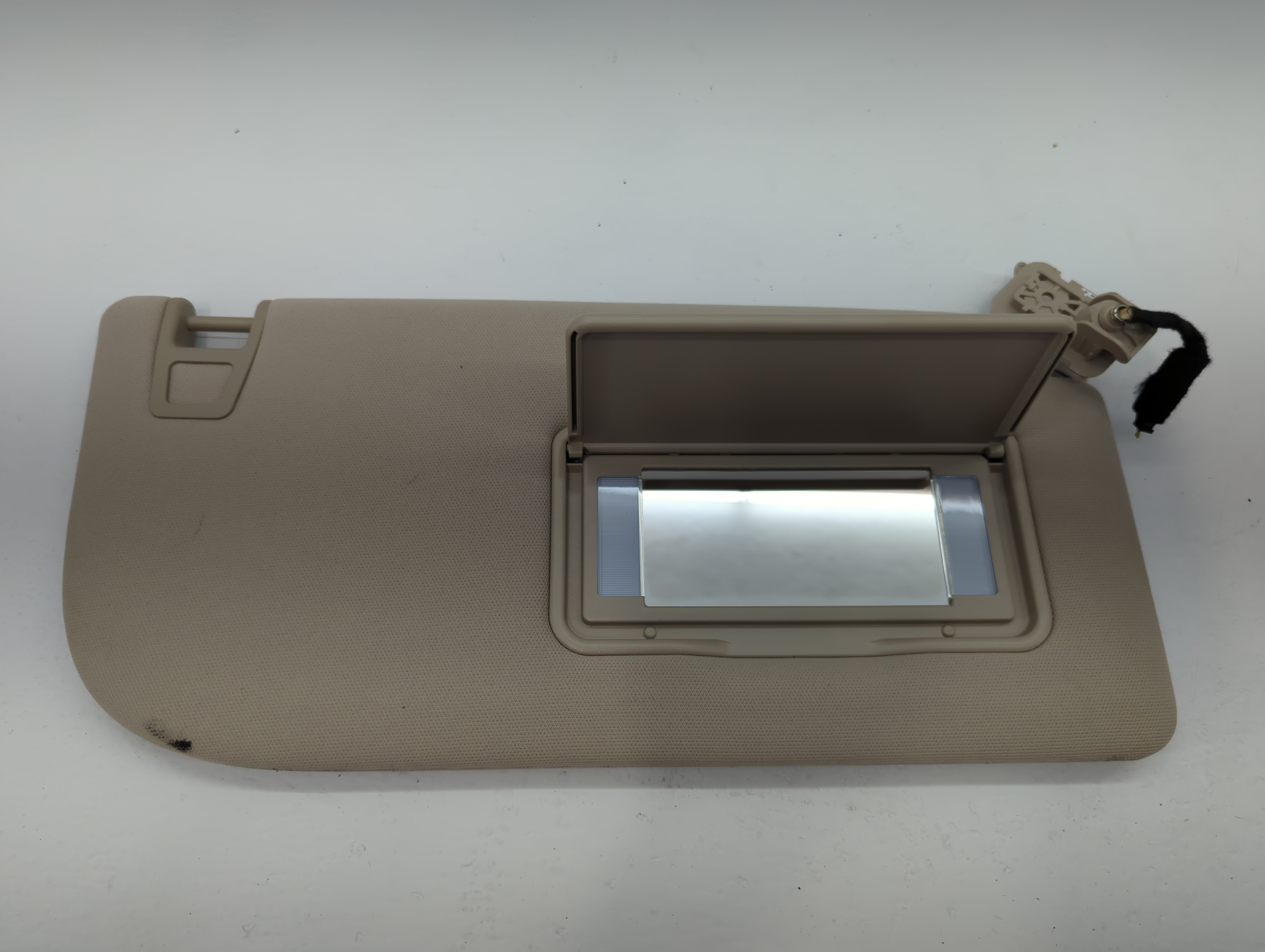 2023 Ford Expedition Passenger Sun Visor Mirror Right Sunvisor Beige 608202 - Oemusedautoparts1.com