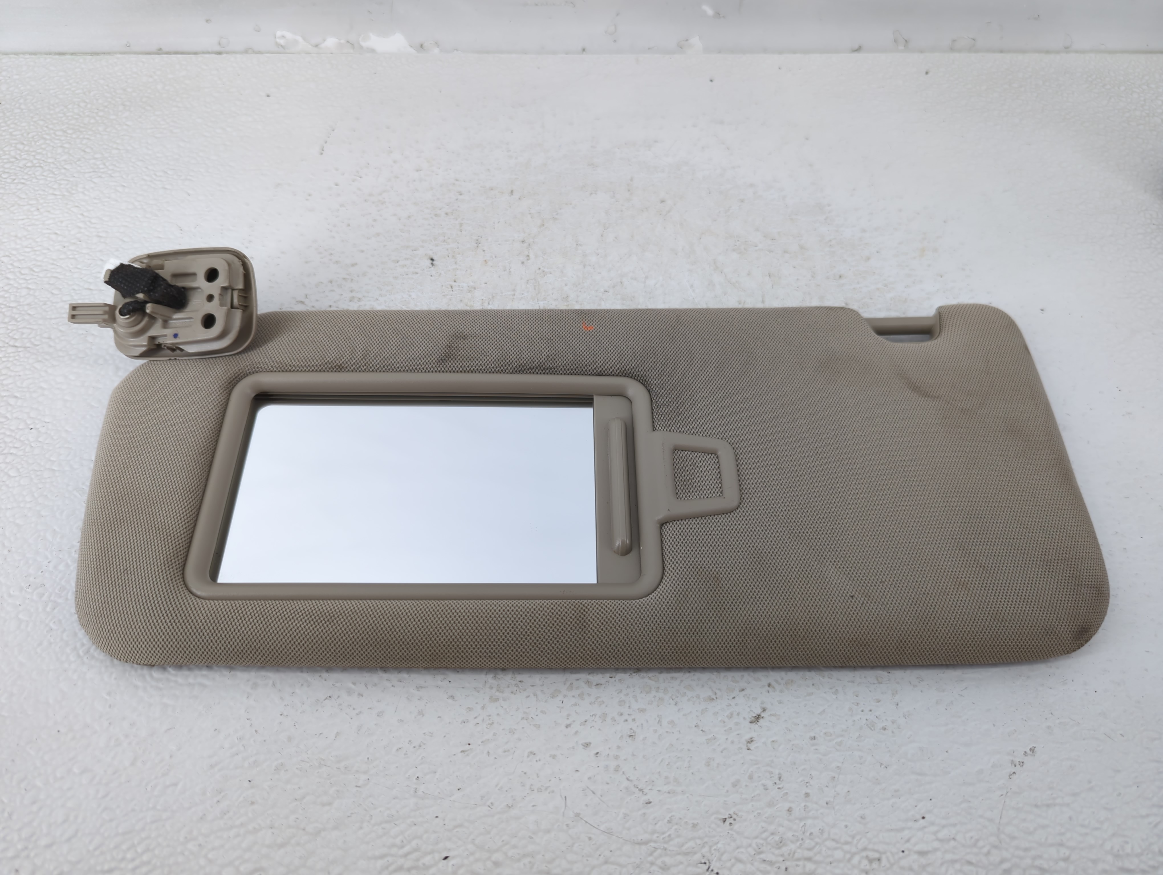 2016-2020 Kia Optima Passenger Sun Visor Mirror Right Sunvisor Grey 608250 - Oemusedautoparts1.com