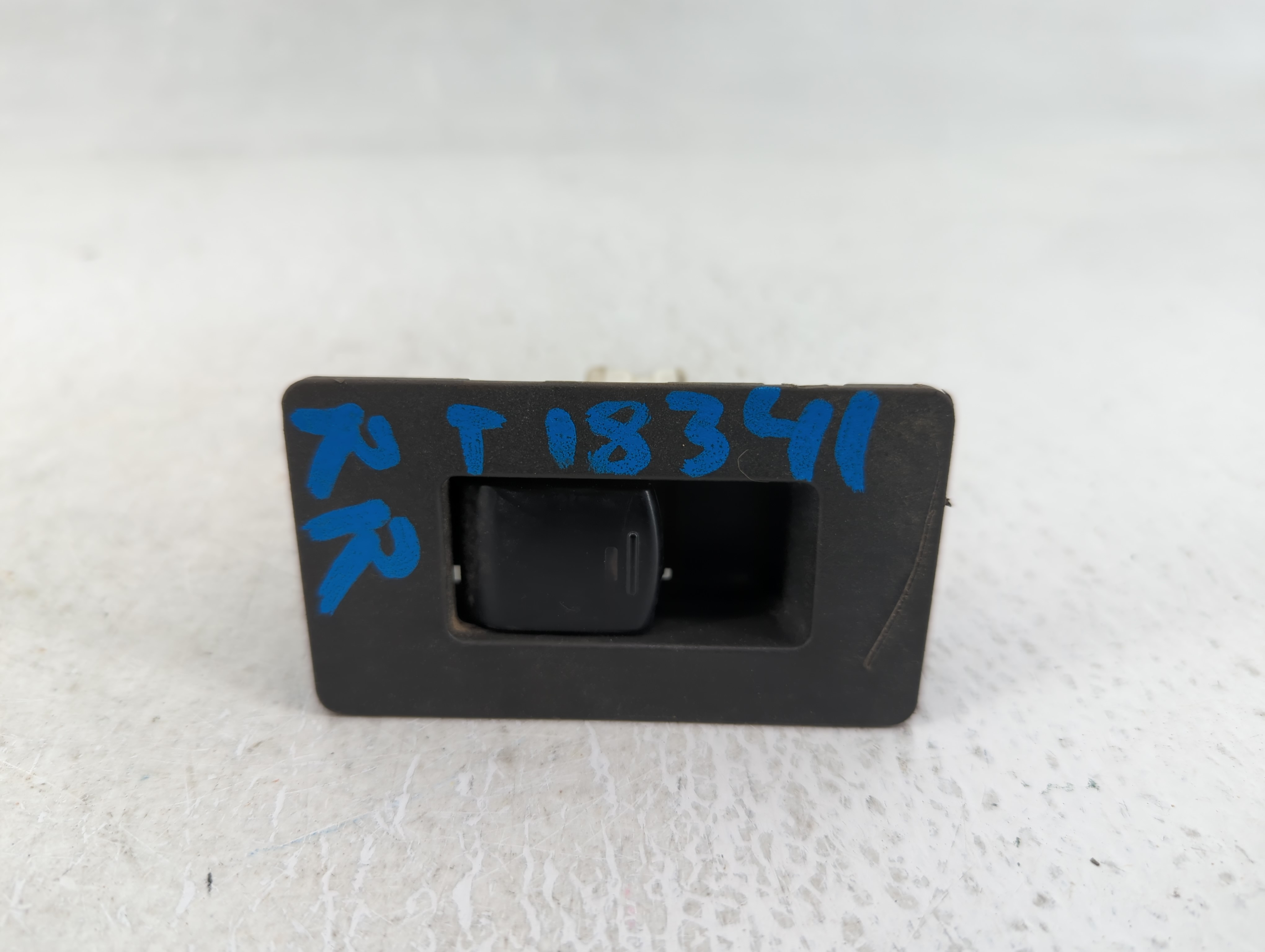 Picture of 2006 Nissan Titan Driver Left Door Master Power Window Switch 25411 Zj30a 608506
