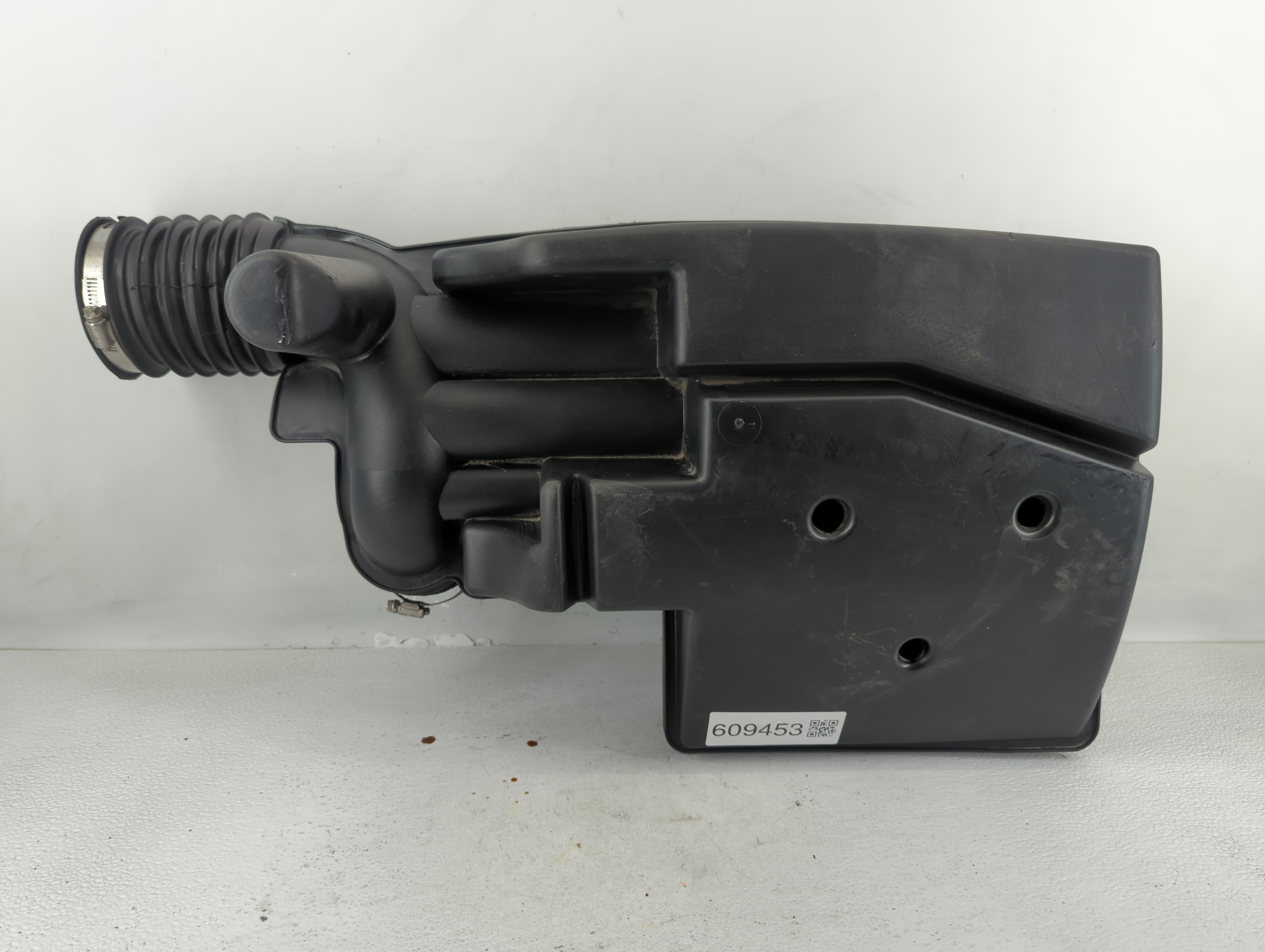 2016 Chevrolet Colorado Engine Cover 609453 - Oemusedautoparts1.com