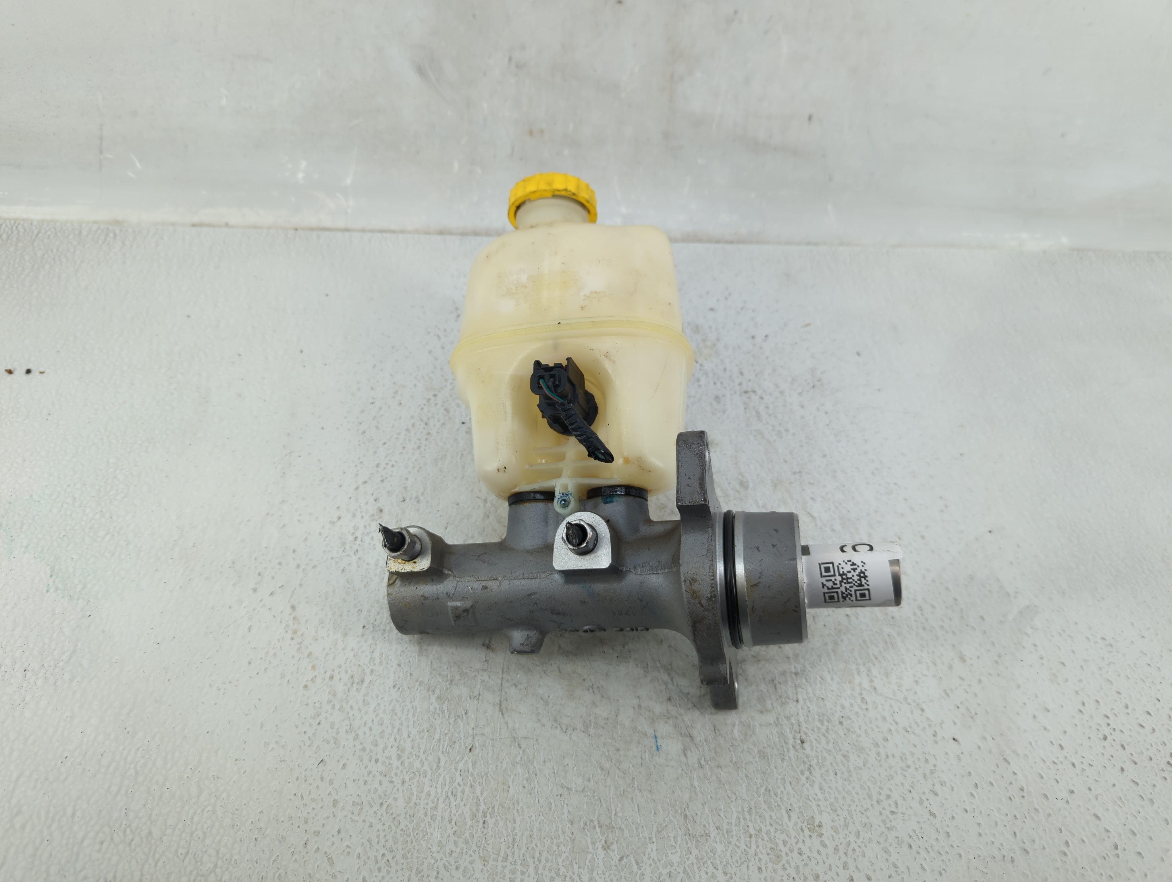 2007-2008 Dodge Ram 1500 Brake Master Cylinder 609746 - Oemusedautoparts1.com