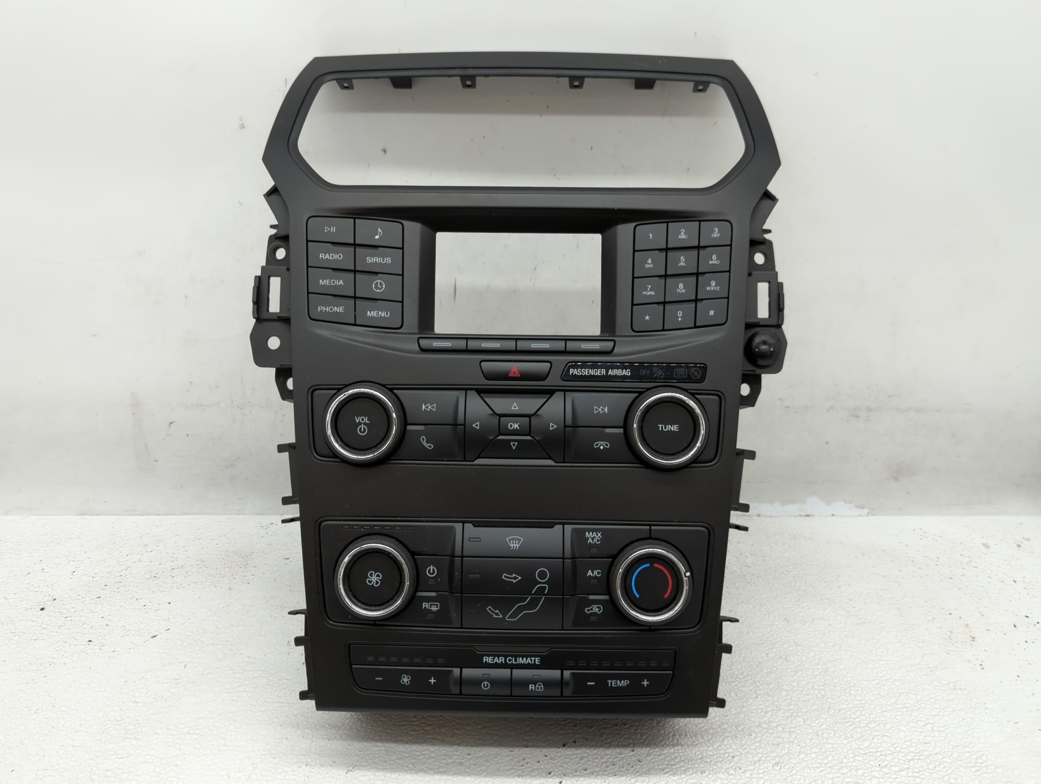 2018 Ford Explorer Am Fm Cd Player Radio Receiver 609952 - Oemusedautoparts1.com