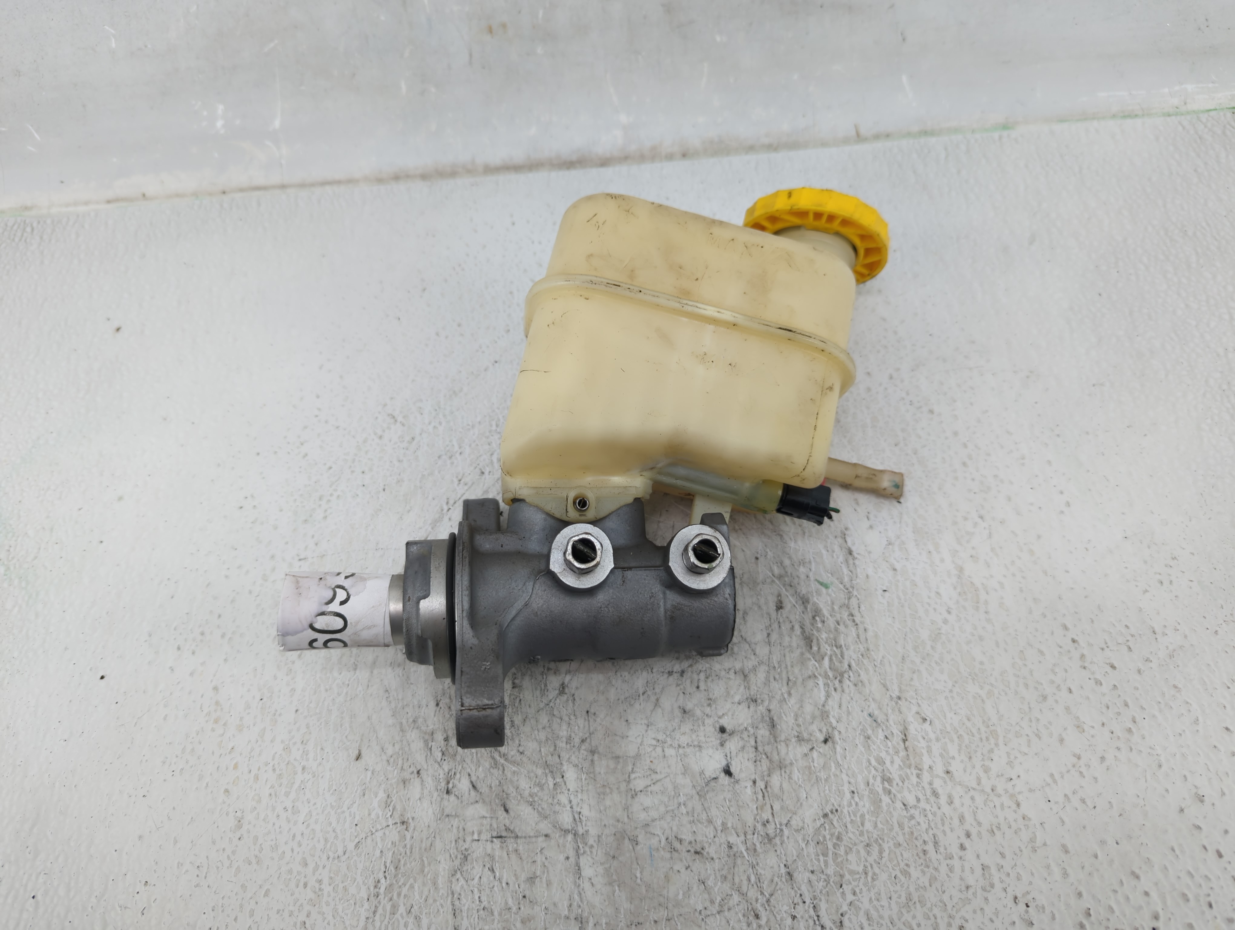 Picture of Chrysler 200 Brake Master Cylinder 609975