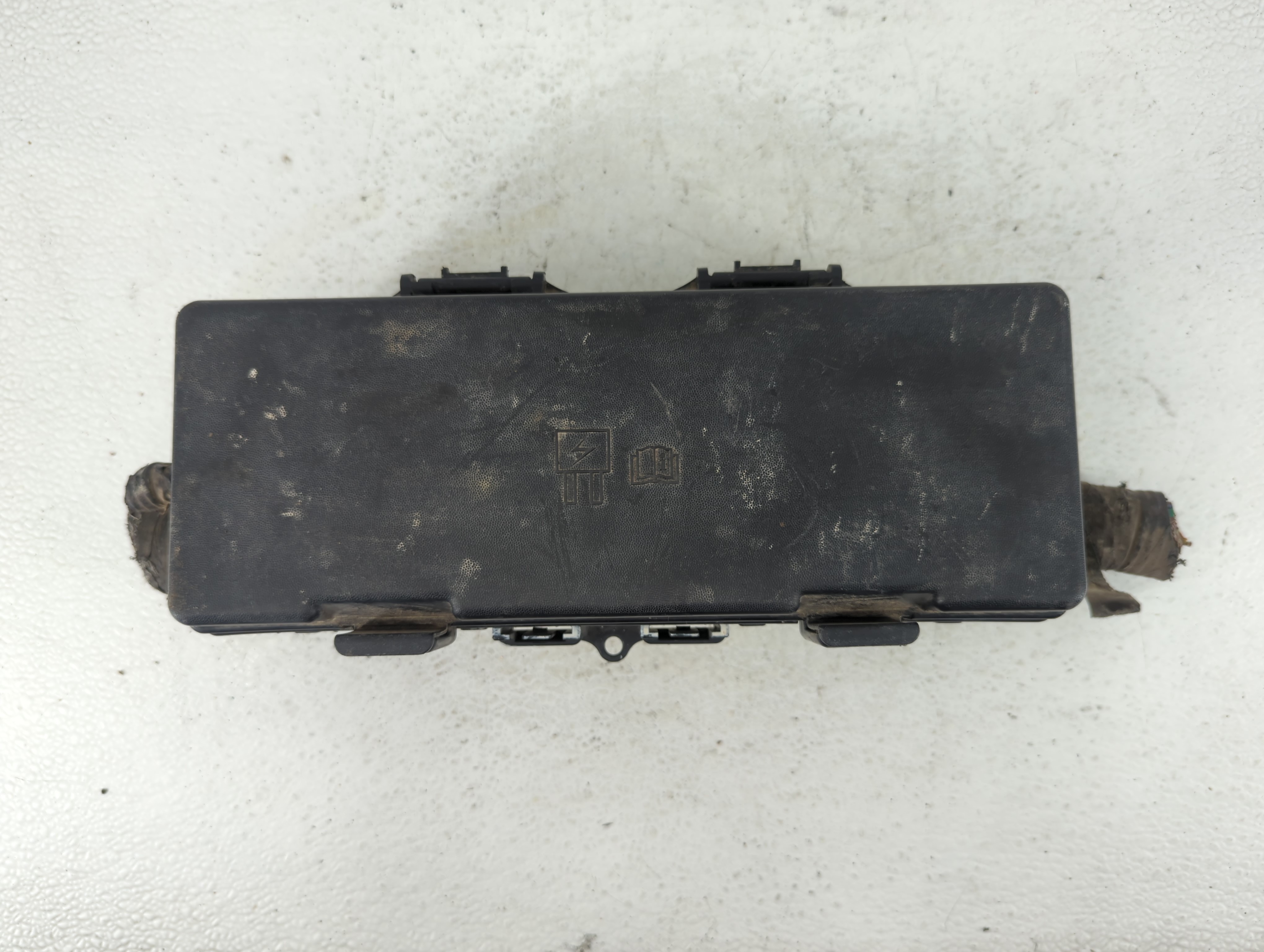 Picture of Lincoln Navigator Fusebox Fuse Box Relay Module 9l1t-14a003 610419