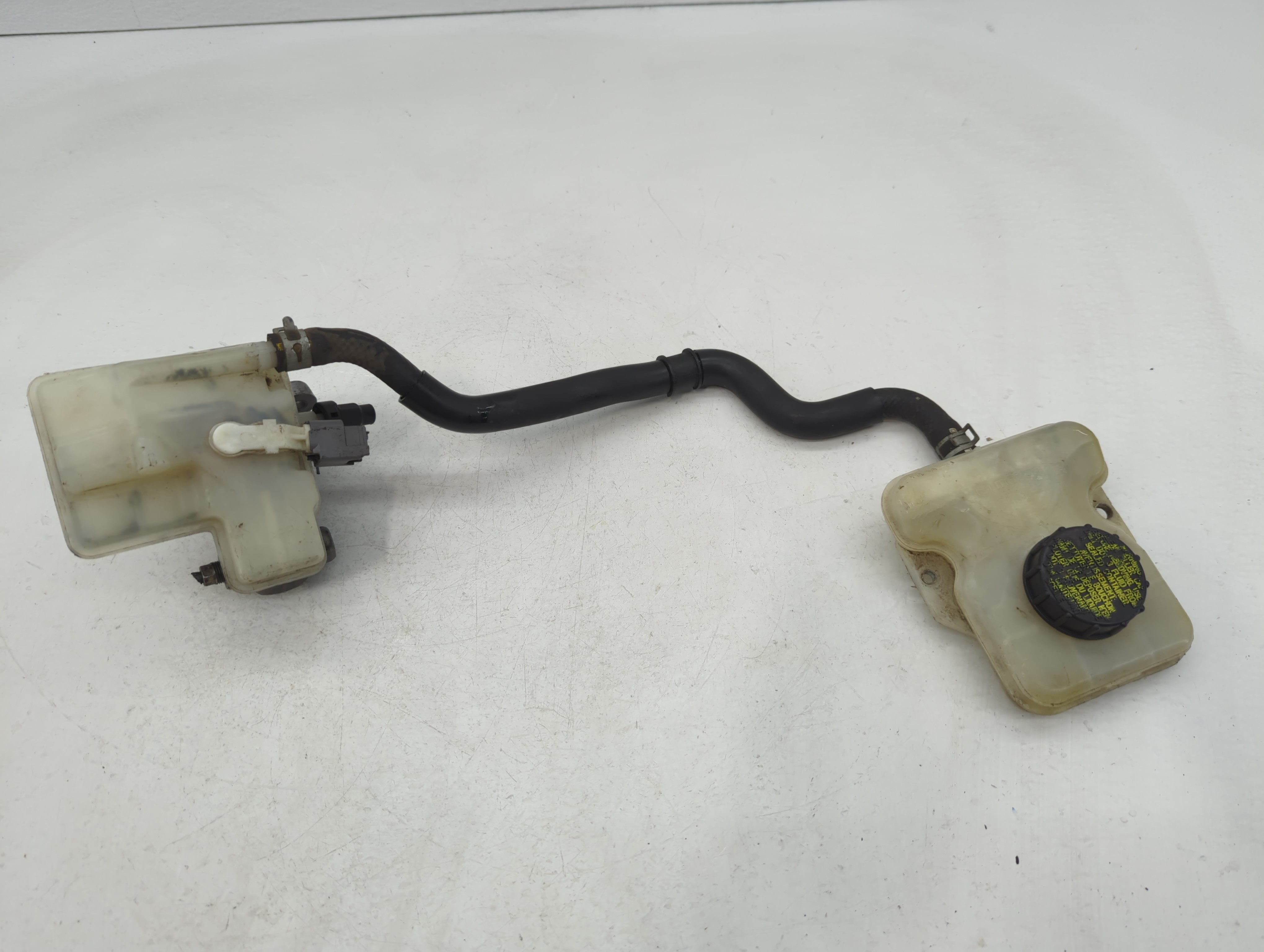 Picture of 2006-2010 Mazda 5 Brake Master Cylinder 610968