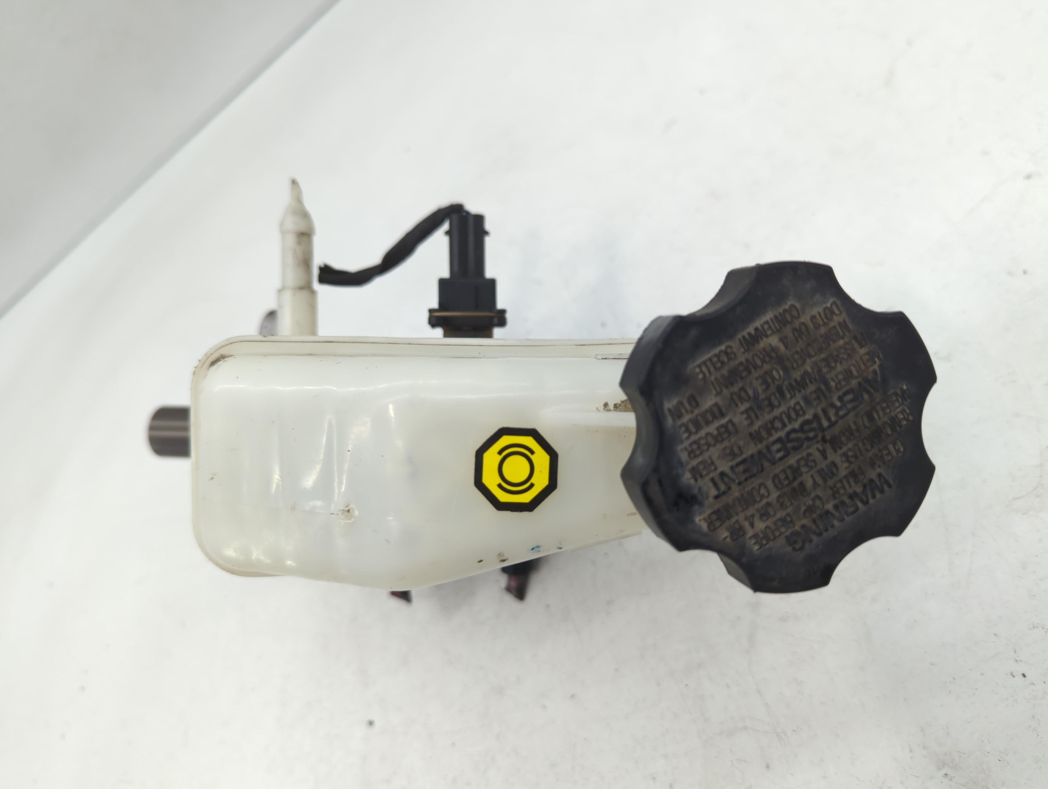 Picture of 2011-2011 Kia Optima Brake Master Cylinder 610969