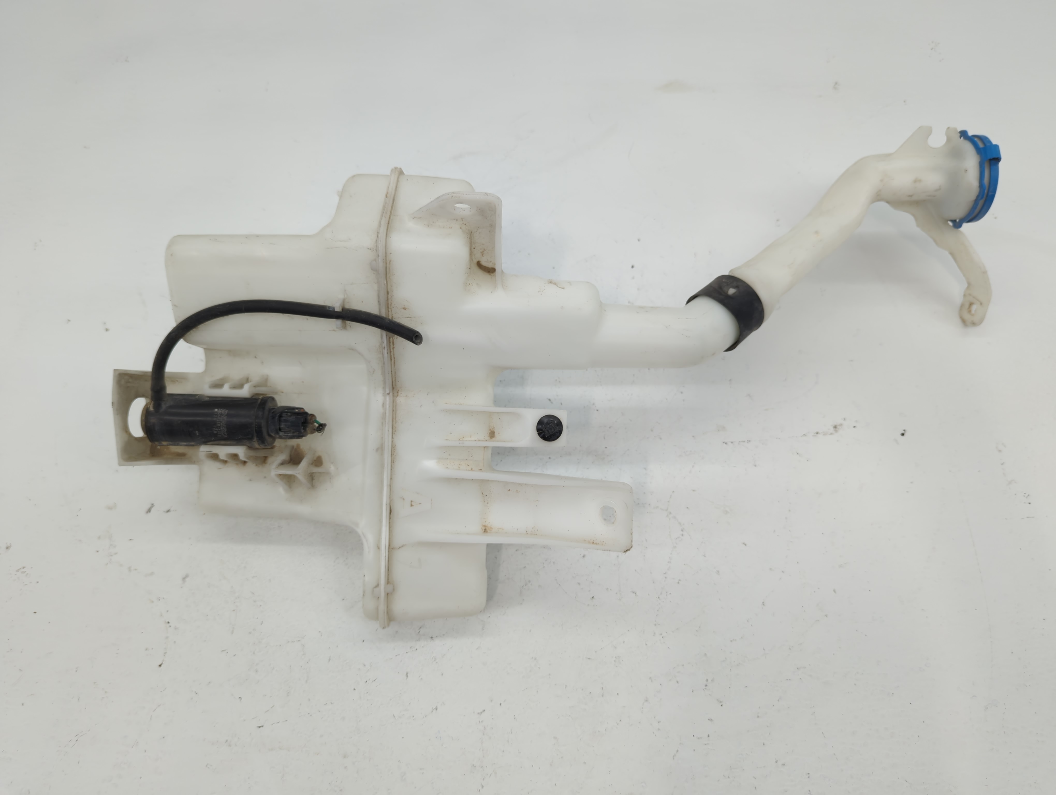 Picture of 2018-2022 Honda Accord Windshield Washer Fluid Reservoir Bottle Oem 611410