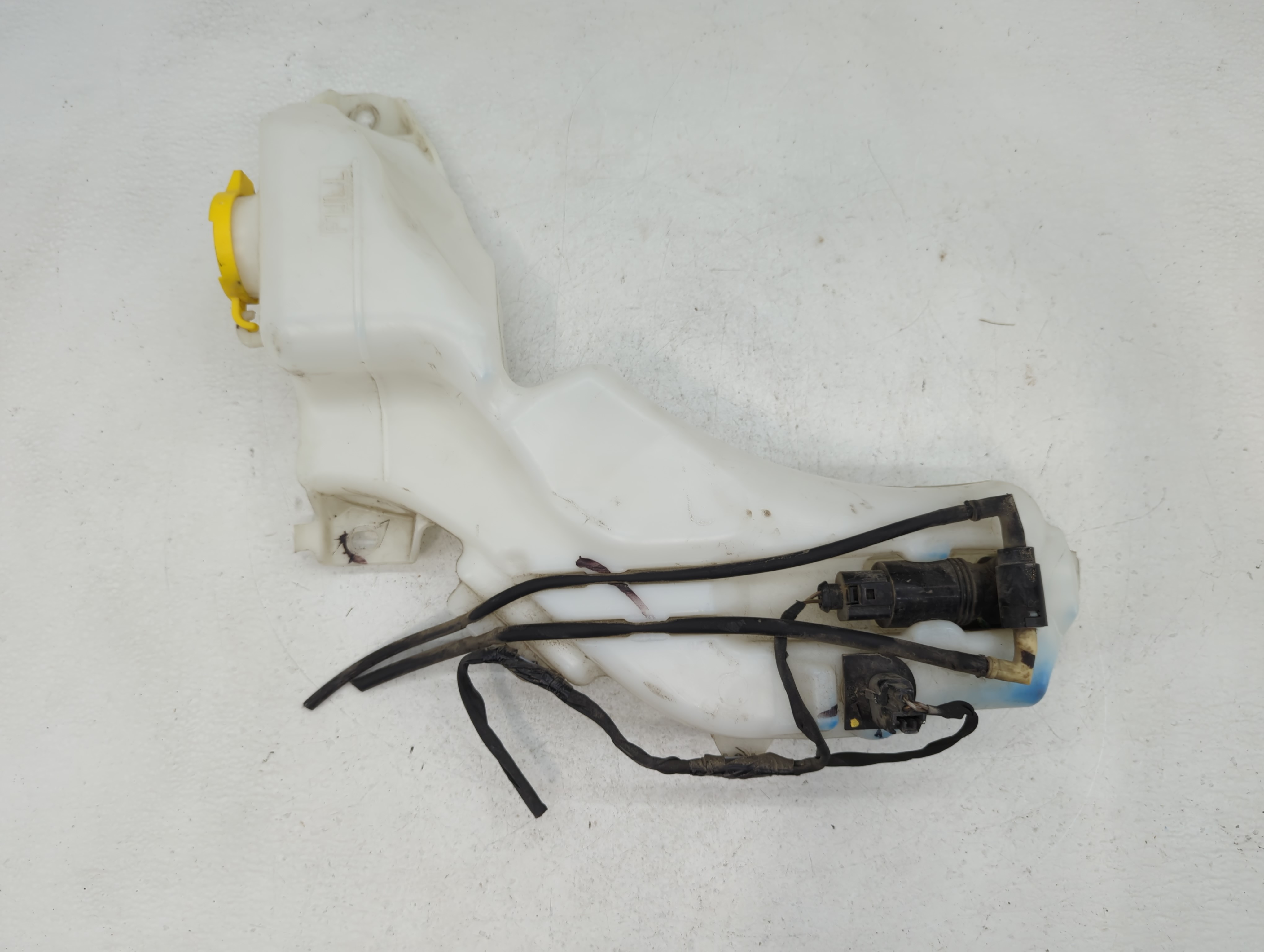 2018 Dodge Journey Windshield Washer Fluid Reservoir Bottle Oem 611417 - Oemusedautoparts1.com