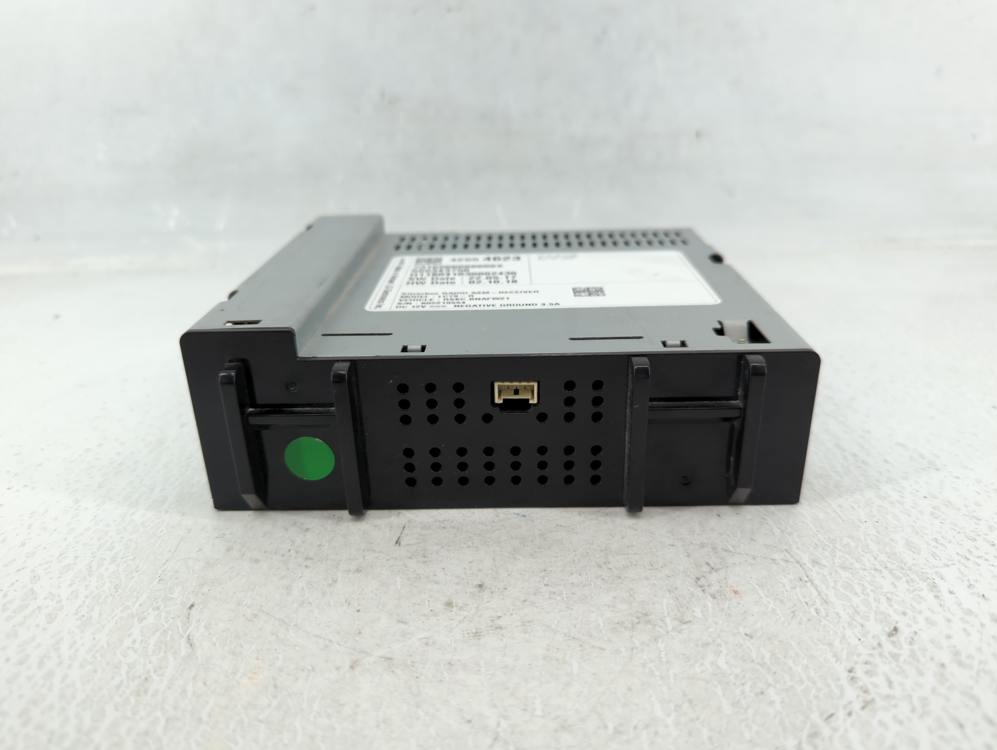 2018-2018 Chevrolet Silverado 1500 Am Fm Cd Player Radio Receiver 611498 - Oemusedautoparts1.com