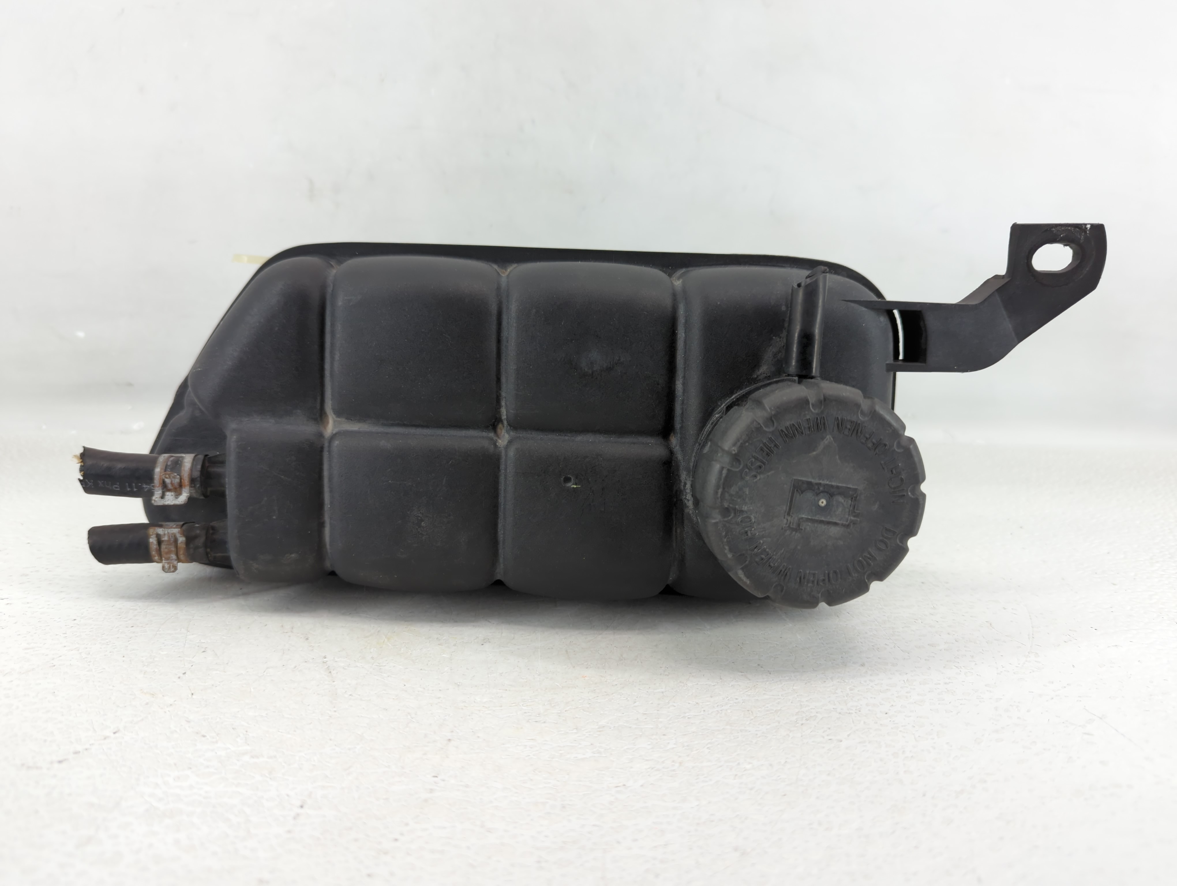 2000 Mercedes-benz Cl500 Radiator Coolant Overflow Expansion Tank Bottle 611725 - Oemusedautoparts1.com