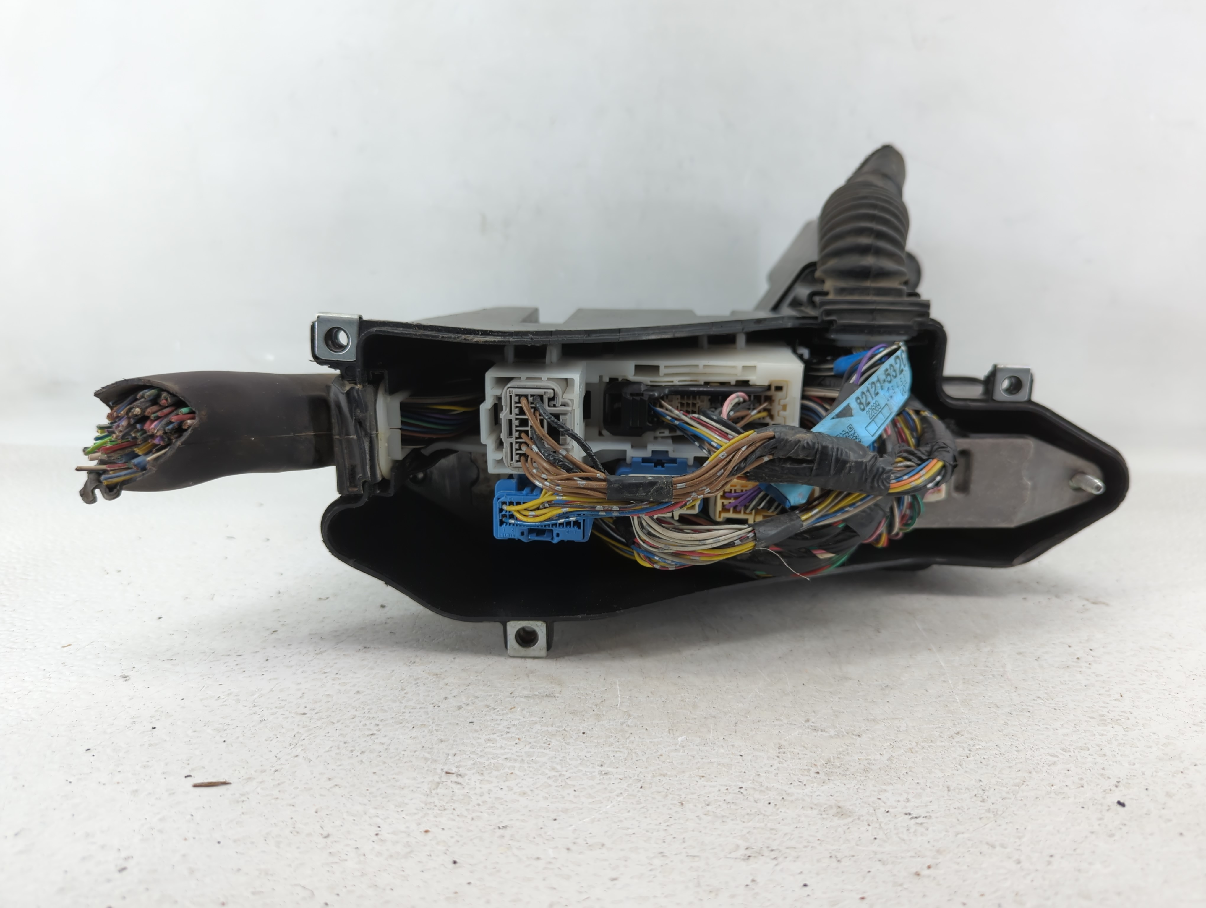 Picture of 2006-2015 Lexus Is350 Fusebox Fuse Box Relay Module 82121-53200 611795