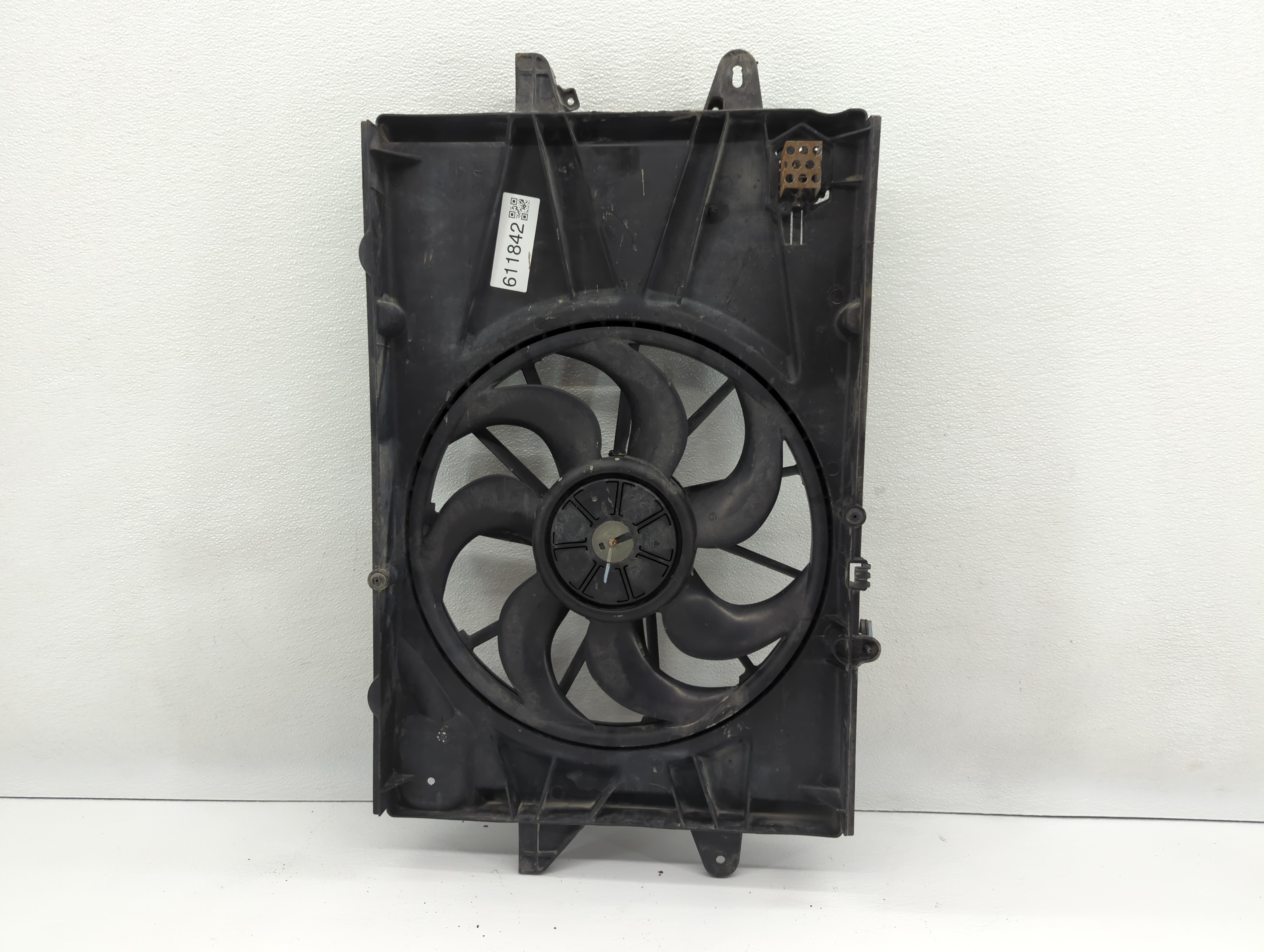 2010-2017 Chevrolet Equinox Left Radiator Fan Motor Assembly 611842 - Oemusedautoparts1.com