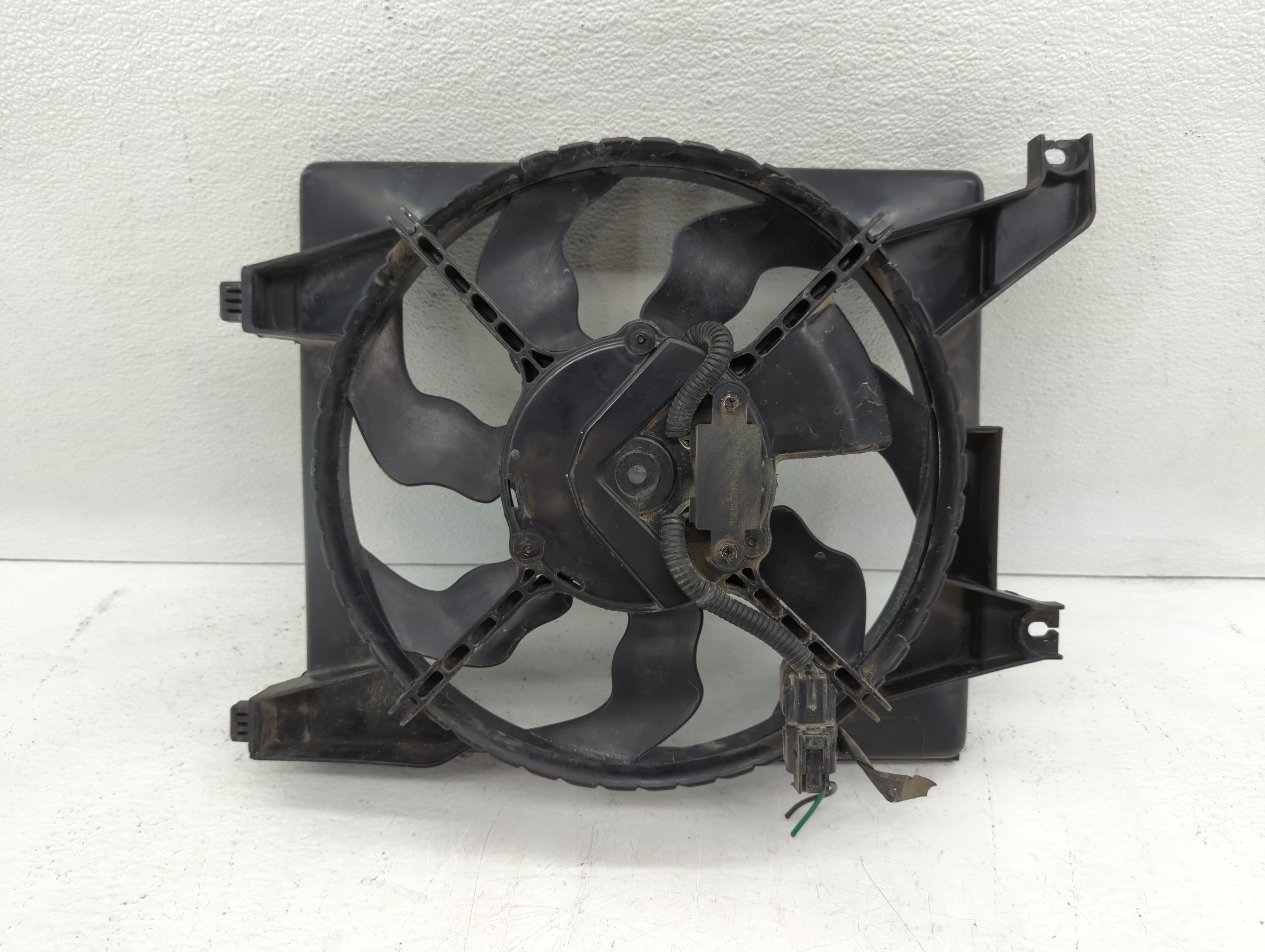 Picture of 2006-2011 Hyundai Accent Left Radiator Fan Motor Assembly 613061
