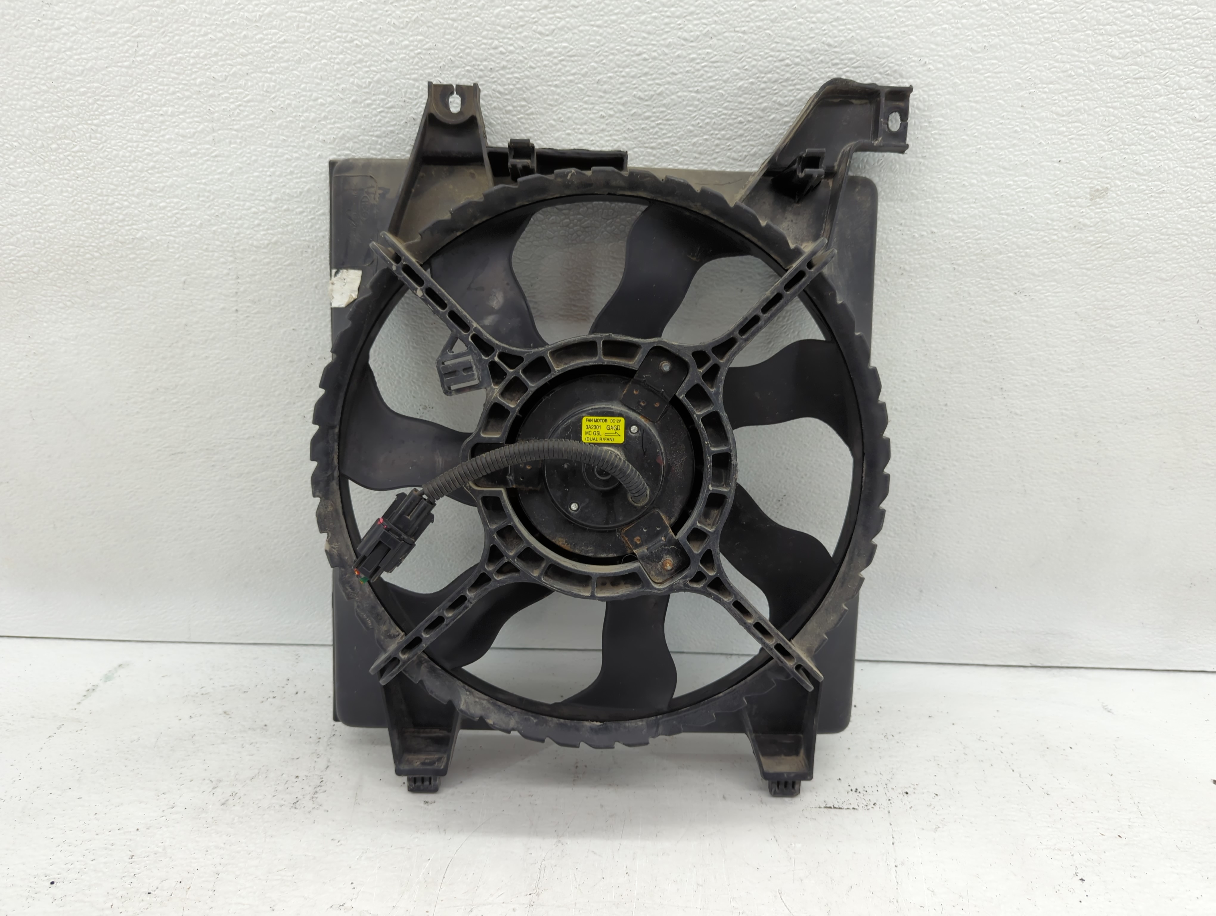 Picture of 2006-2011 Hyundai Accent Left Radiator Fan Motor Assembly 613069