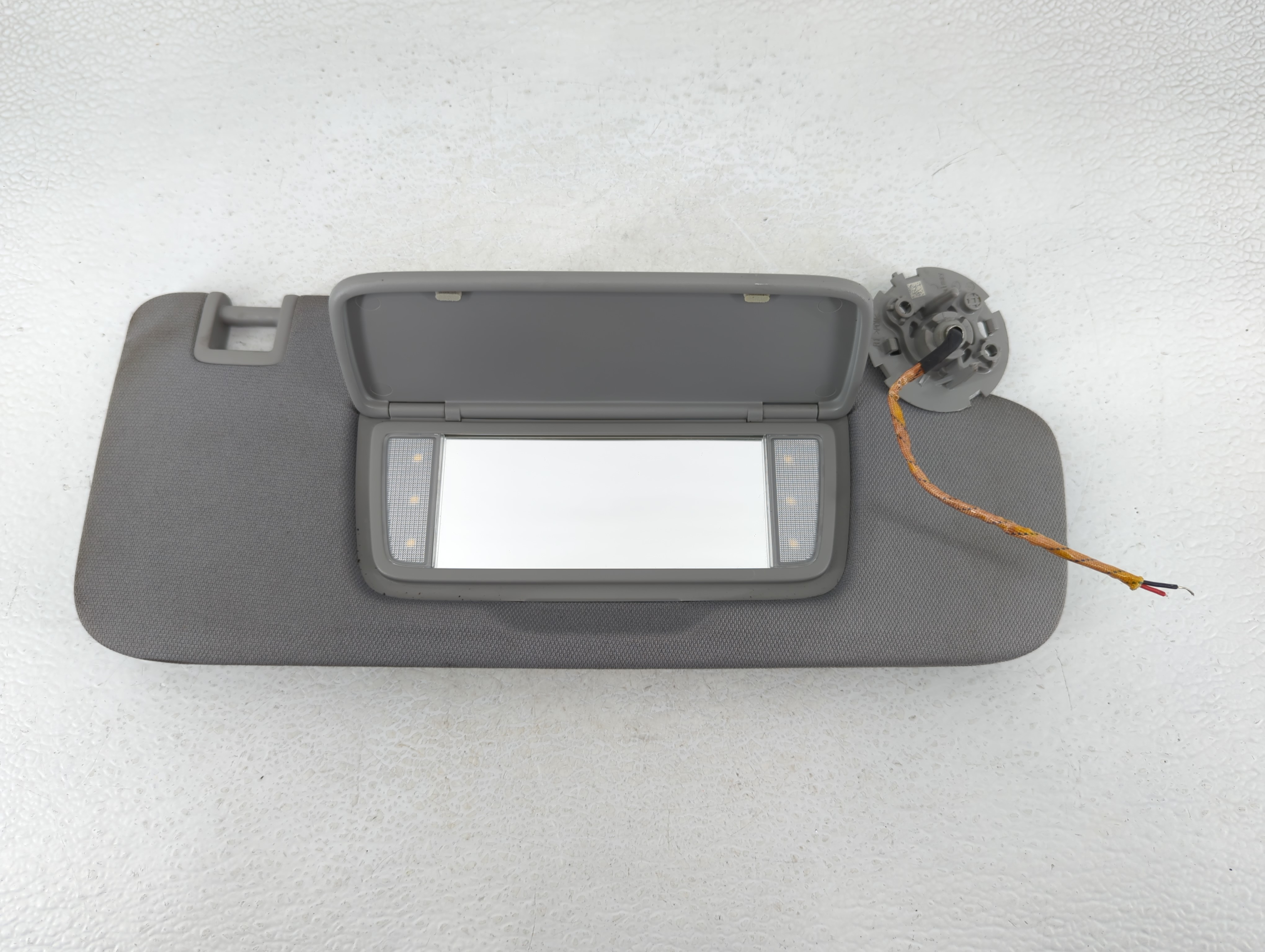 2018 Gmc Terrain Passenger Sun Visor Mirror Right Sunvisor Grey 613145 - Oemusedautoparts1.com