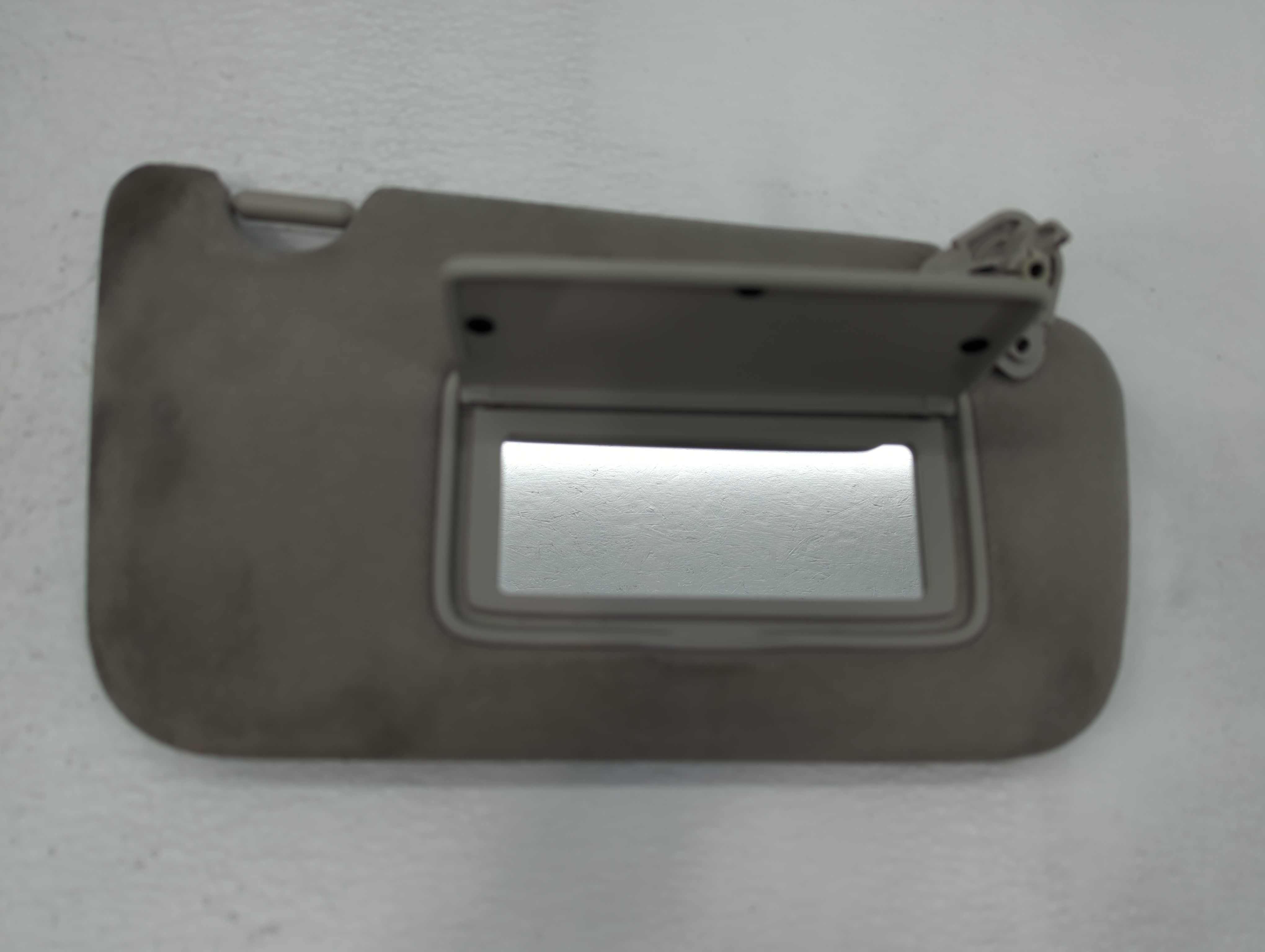 2013-2019 Nissan Sentra Passenger Sun Visor Mirror Right Sunvisor Beige 613258 - Oemusedautoparts1.com
