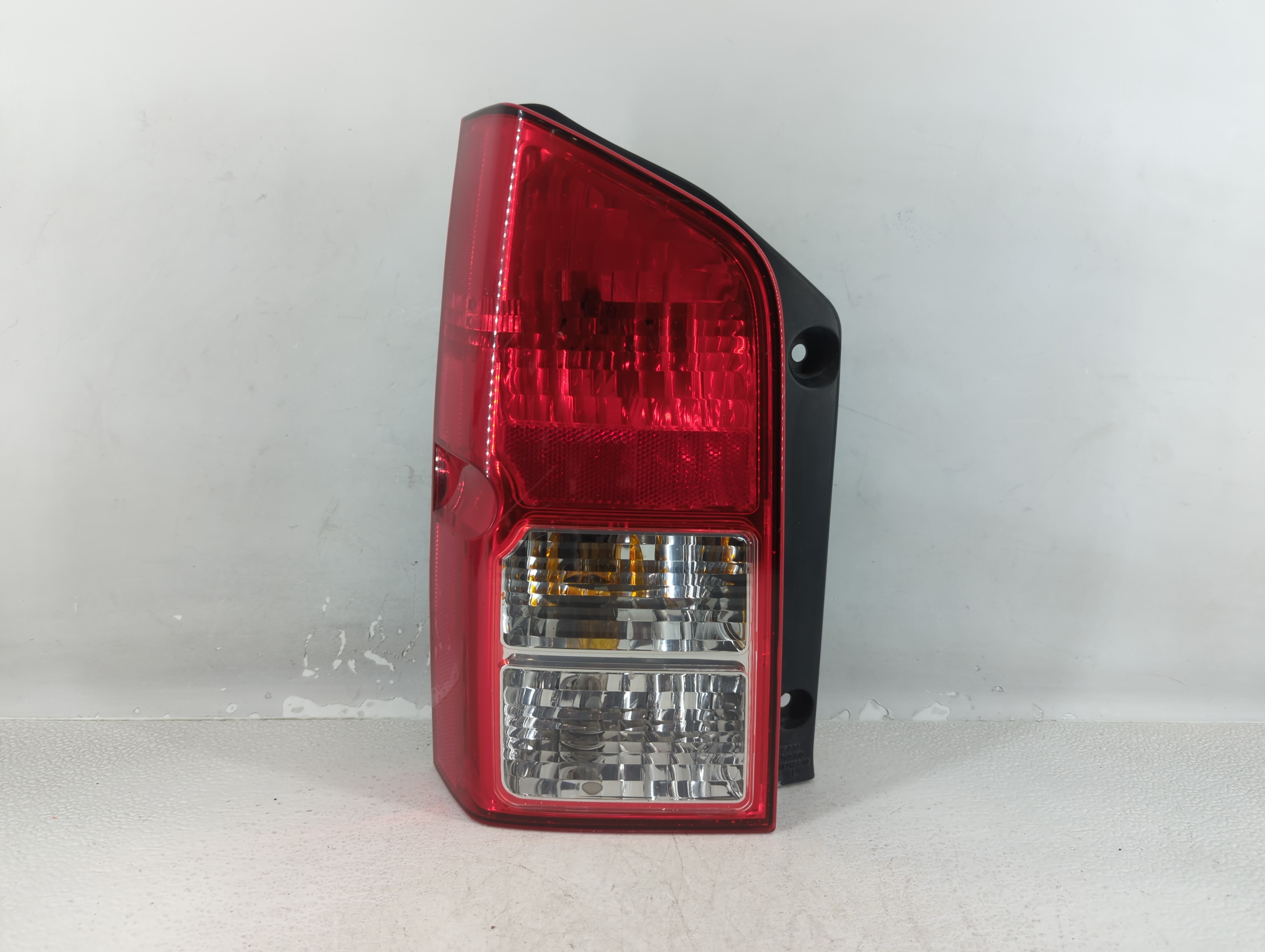 Picture of 2005-2012 Nissan Pathfinder Driver Left Side Tail Light Taillight Oem 613688