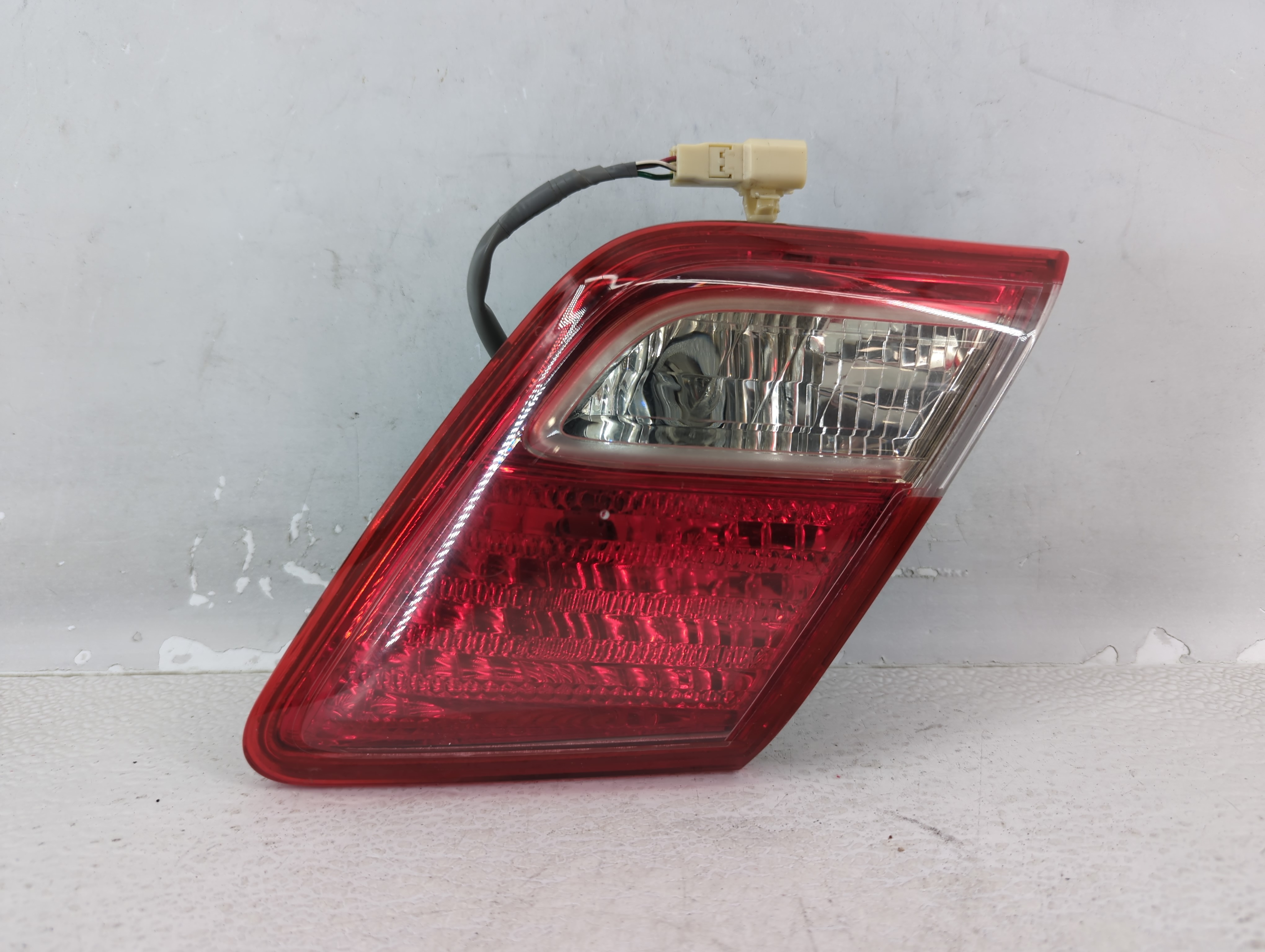 Picture of 2007-2009 Toyota Camry Driver Left Side Tail Light Taillight Oem 613692