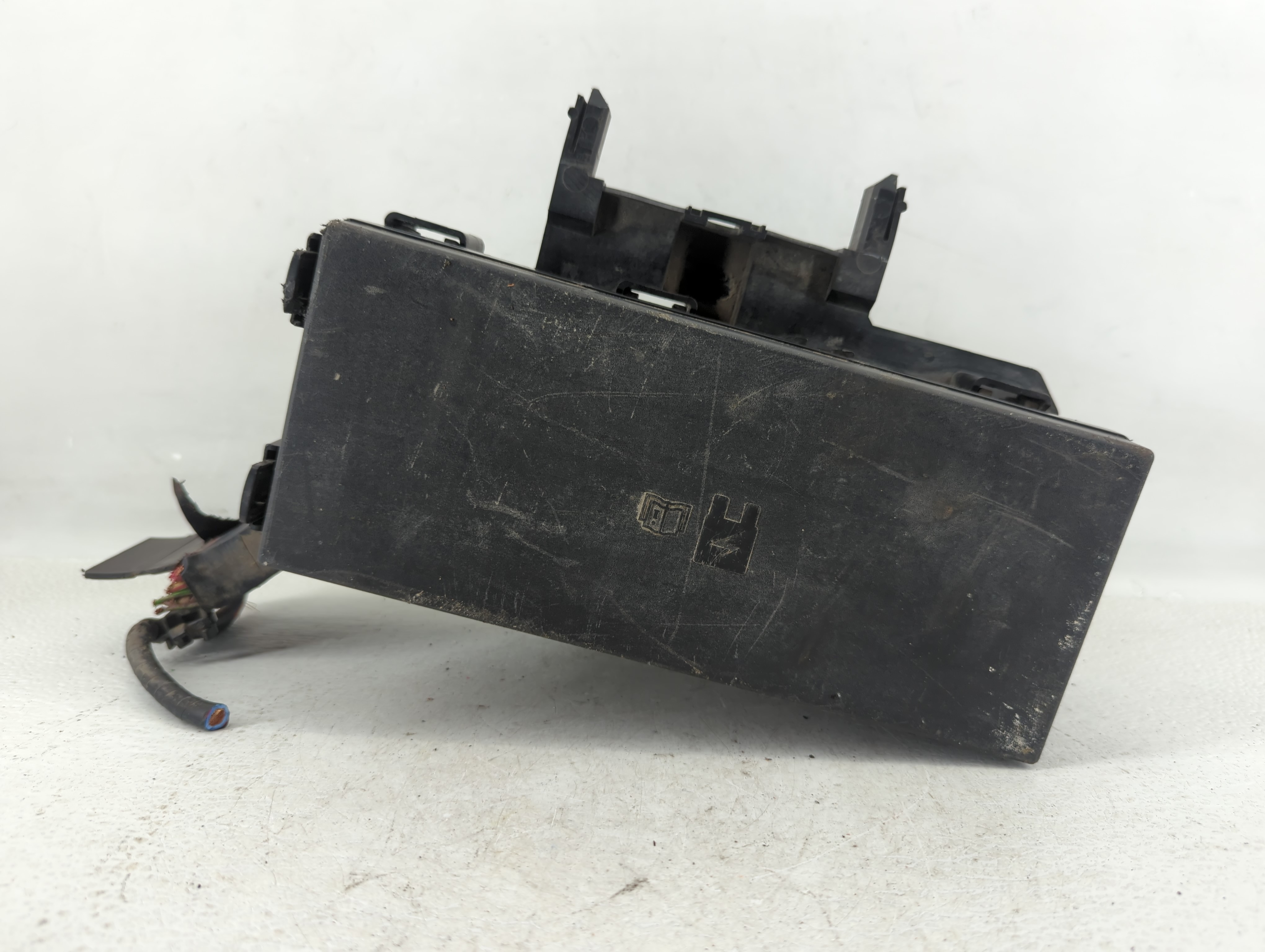 2014-2015 Ford Explorer Fusebox Fuse Box Relay Module Bt4t-14a003-aa 613712 - Oemusedautoparts1.com