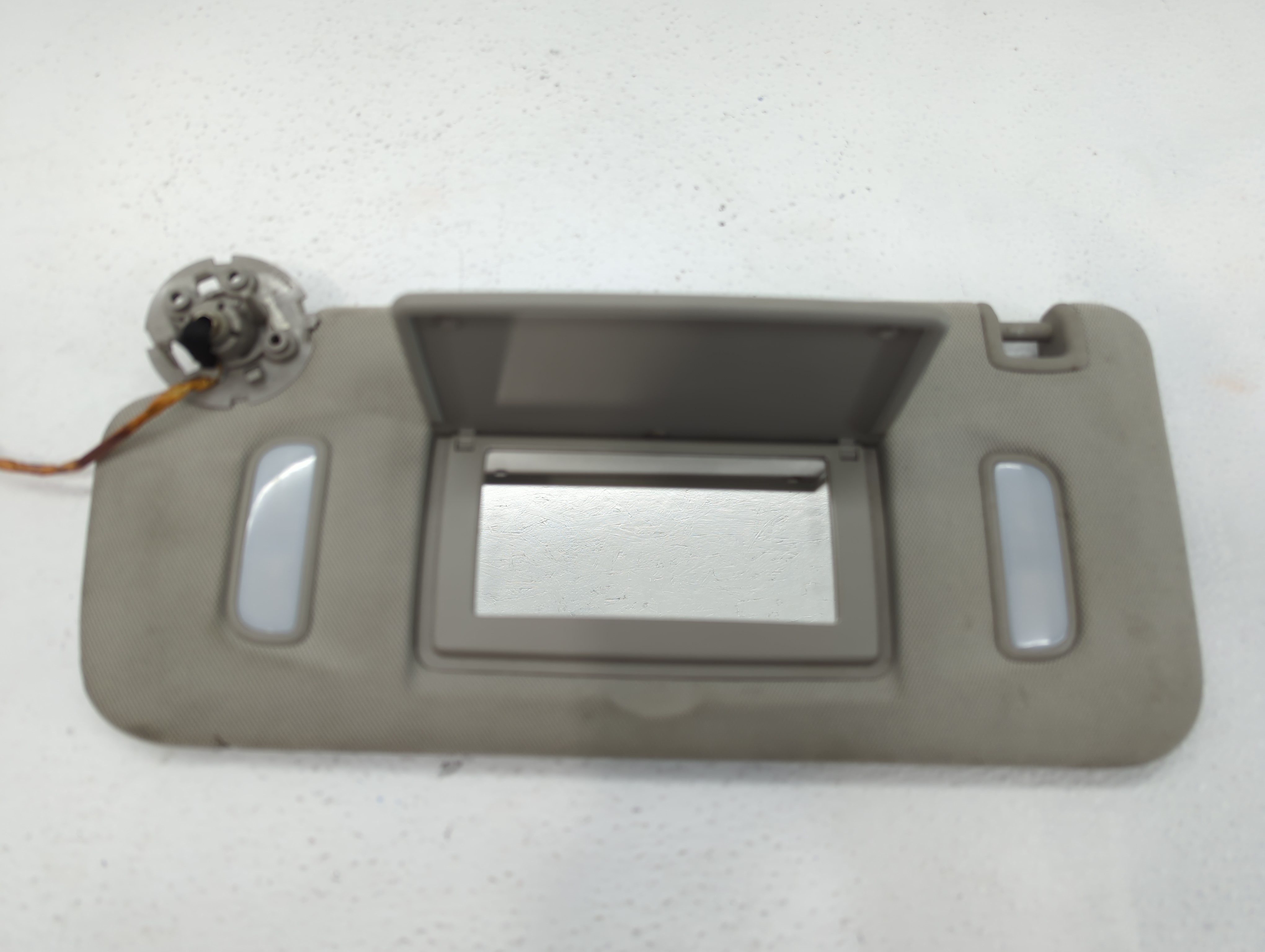 2010-2017 Chevrolet Equinox Driver Sun Visor Mirror Left Sunvisor 615345 - Oemusedautoparts1.com