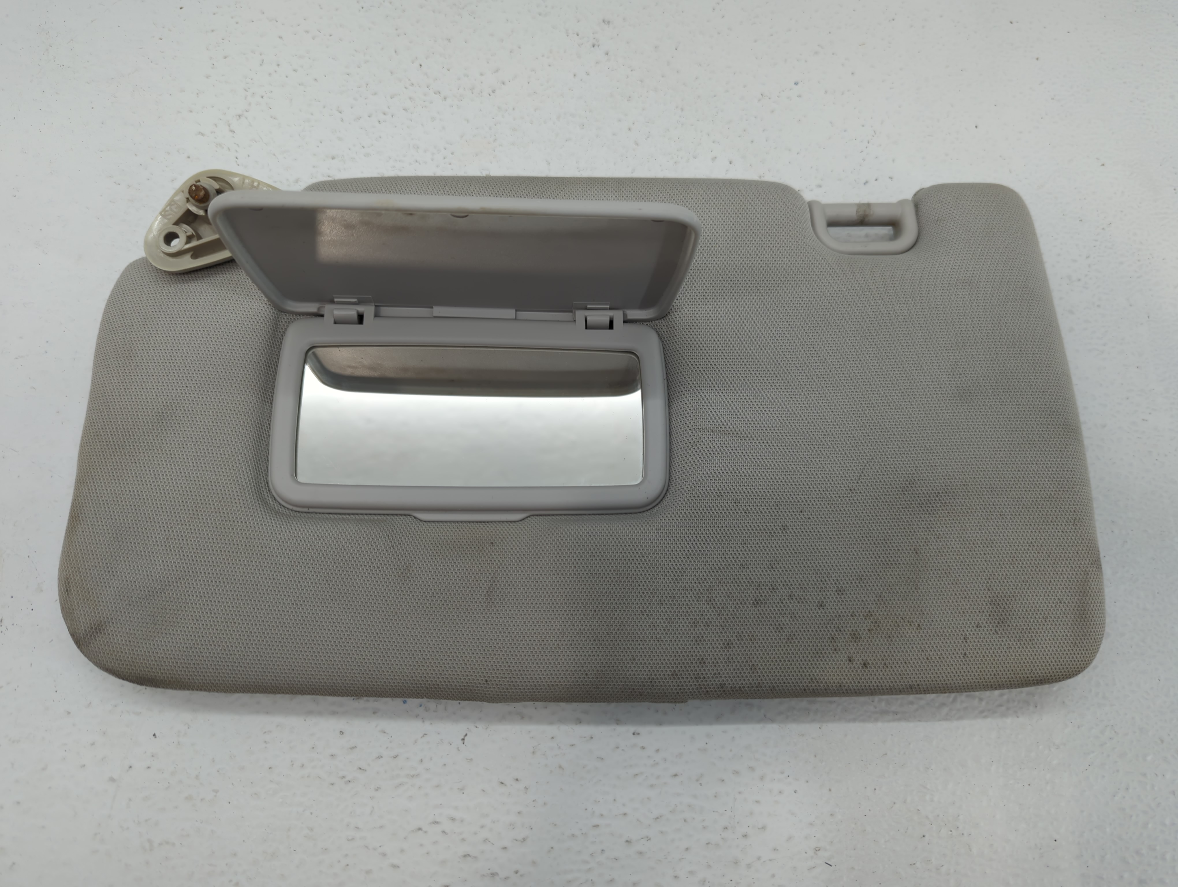 2015 Subaru Forester Driver Sun Visor Mirror Left Sunvisor Light Grey 615423 - Oemusedautoparts1.com