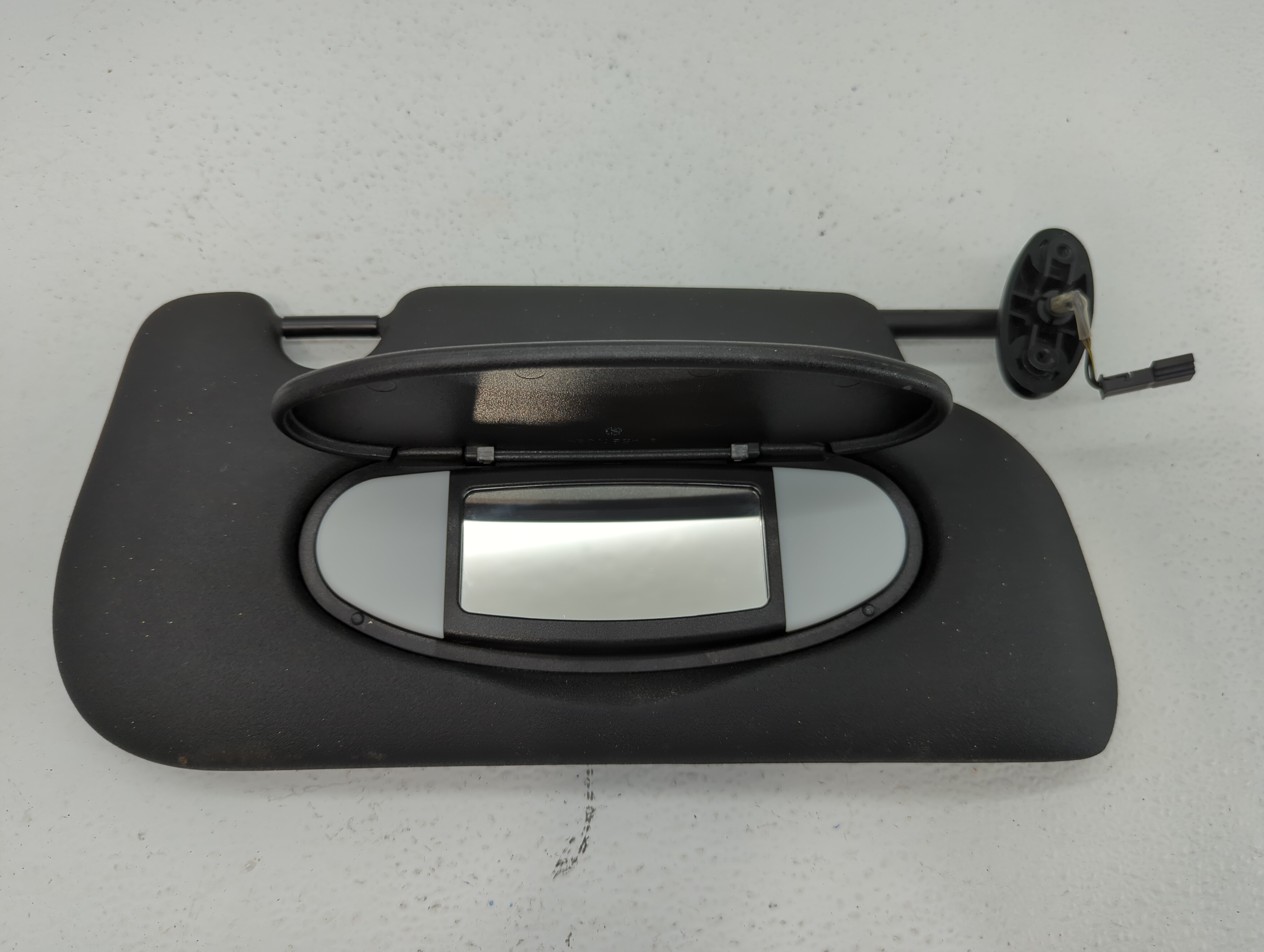 2013 Mini Cooper Passenger Sun Visor Mirror Right Sunvisor Black 615432 - Oemusedautoparts1.com