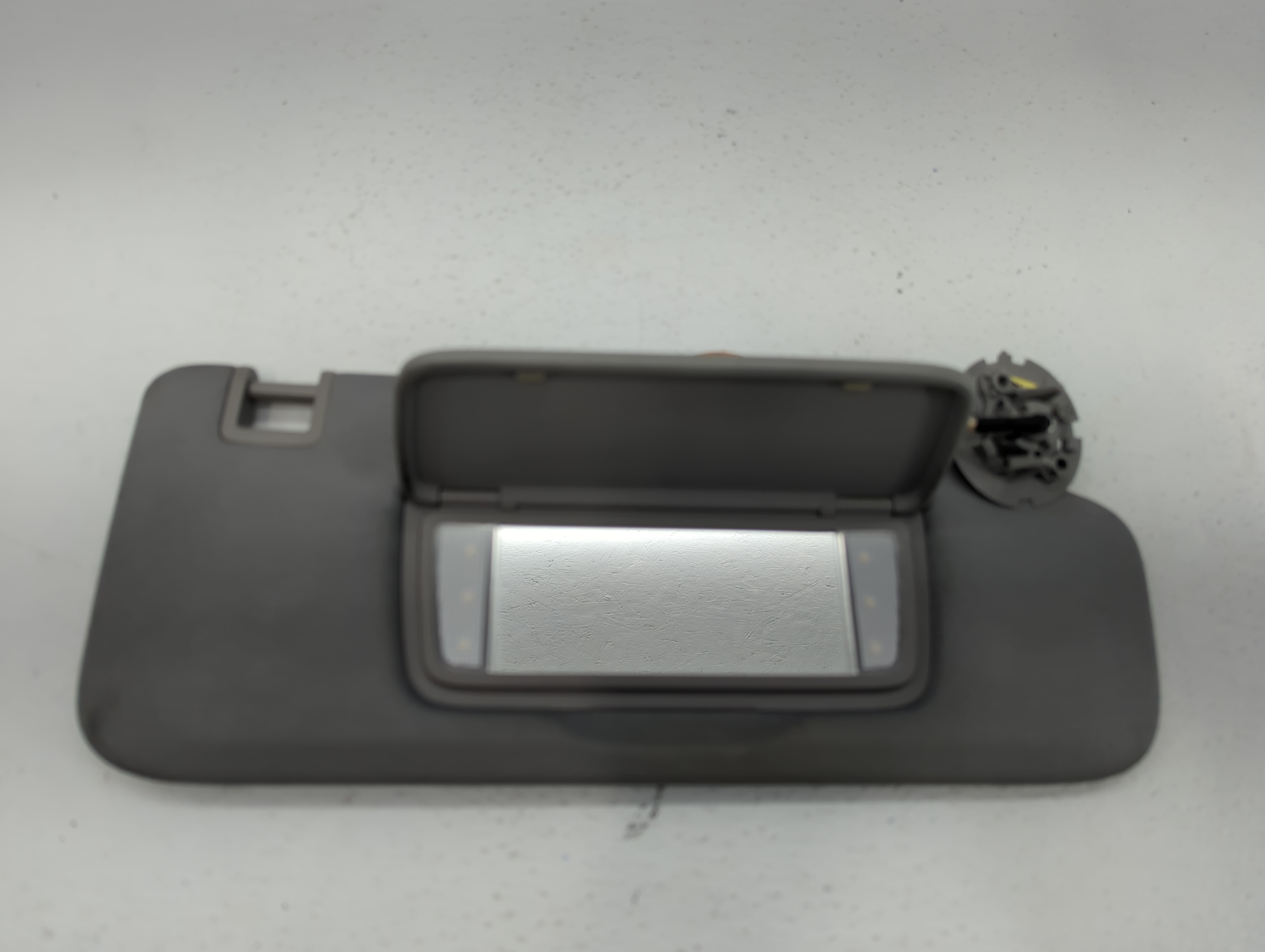 Gmc Terrain Driver Sun Visor Mirror Left Sunvisor Gray 615494 - Oemusedautoparts1.com