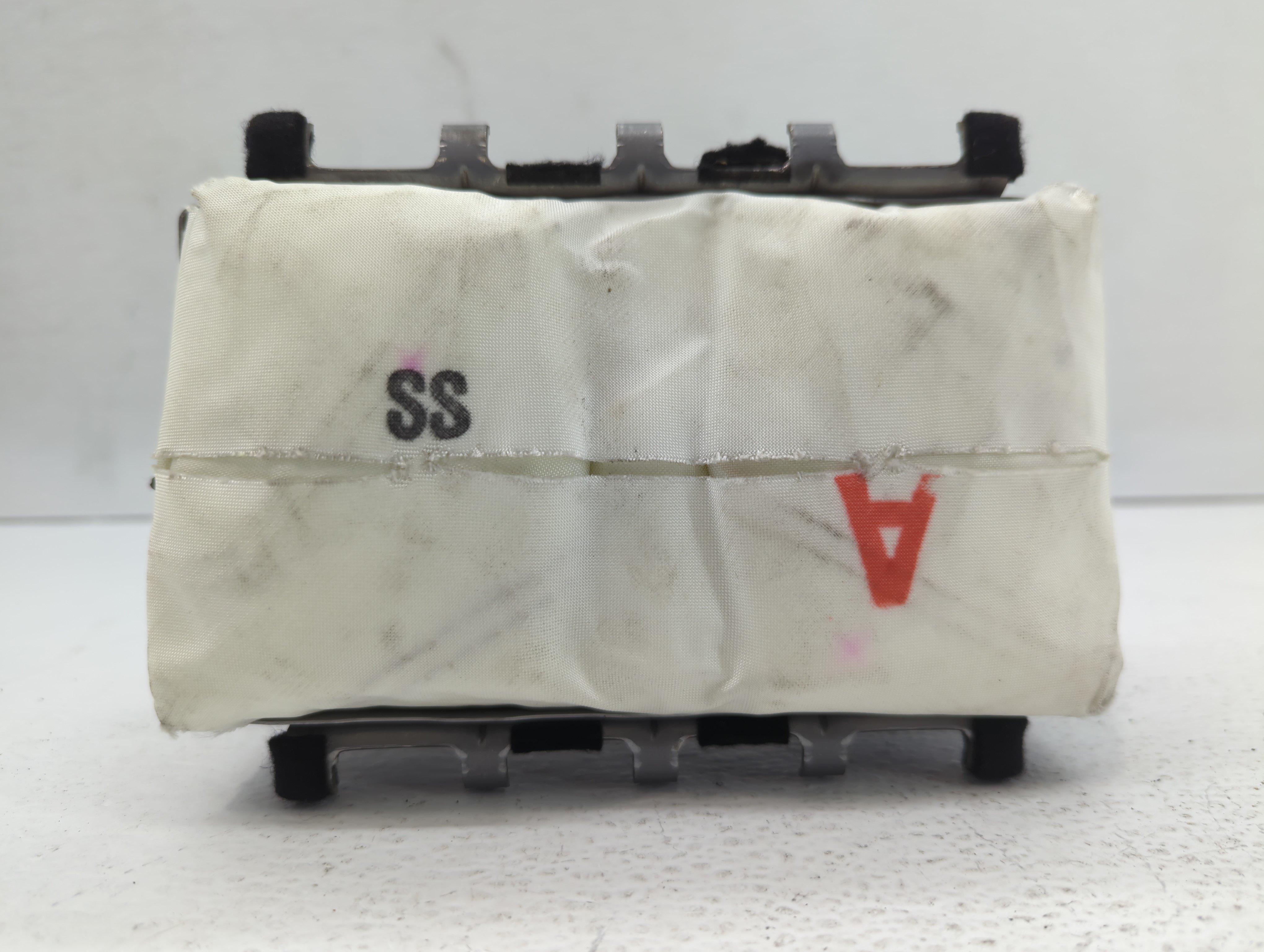 2013-2018 Toyota Rav4 Air Bag Driver Left Steering Wheel Mounted 615830 - Oemusedautoparts1.com