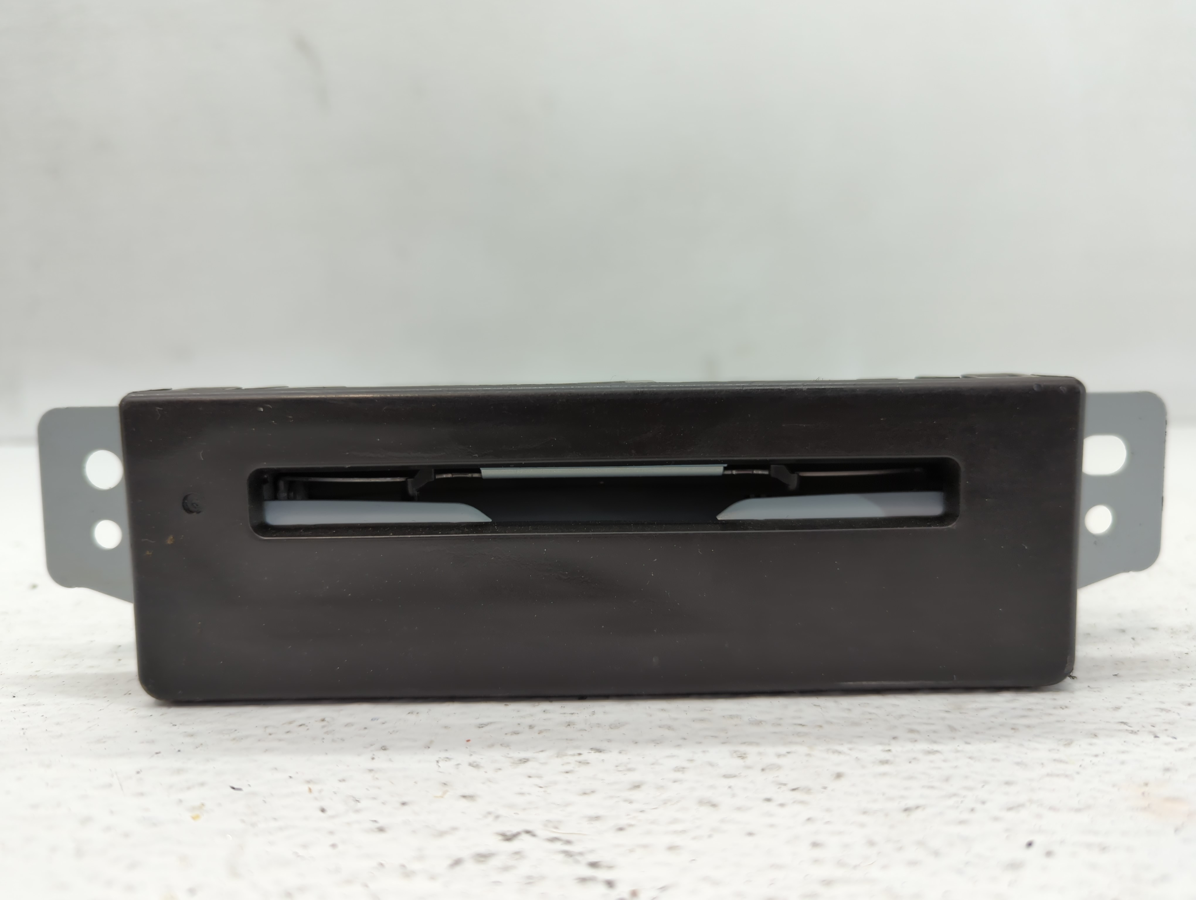 2015-2019 Chevrolet Silverado 1500 Am Fm Cd Player Radio Receiver 616257 - Oemusedautoparts1.com