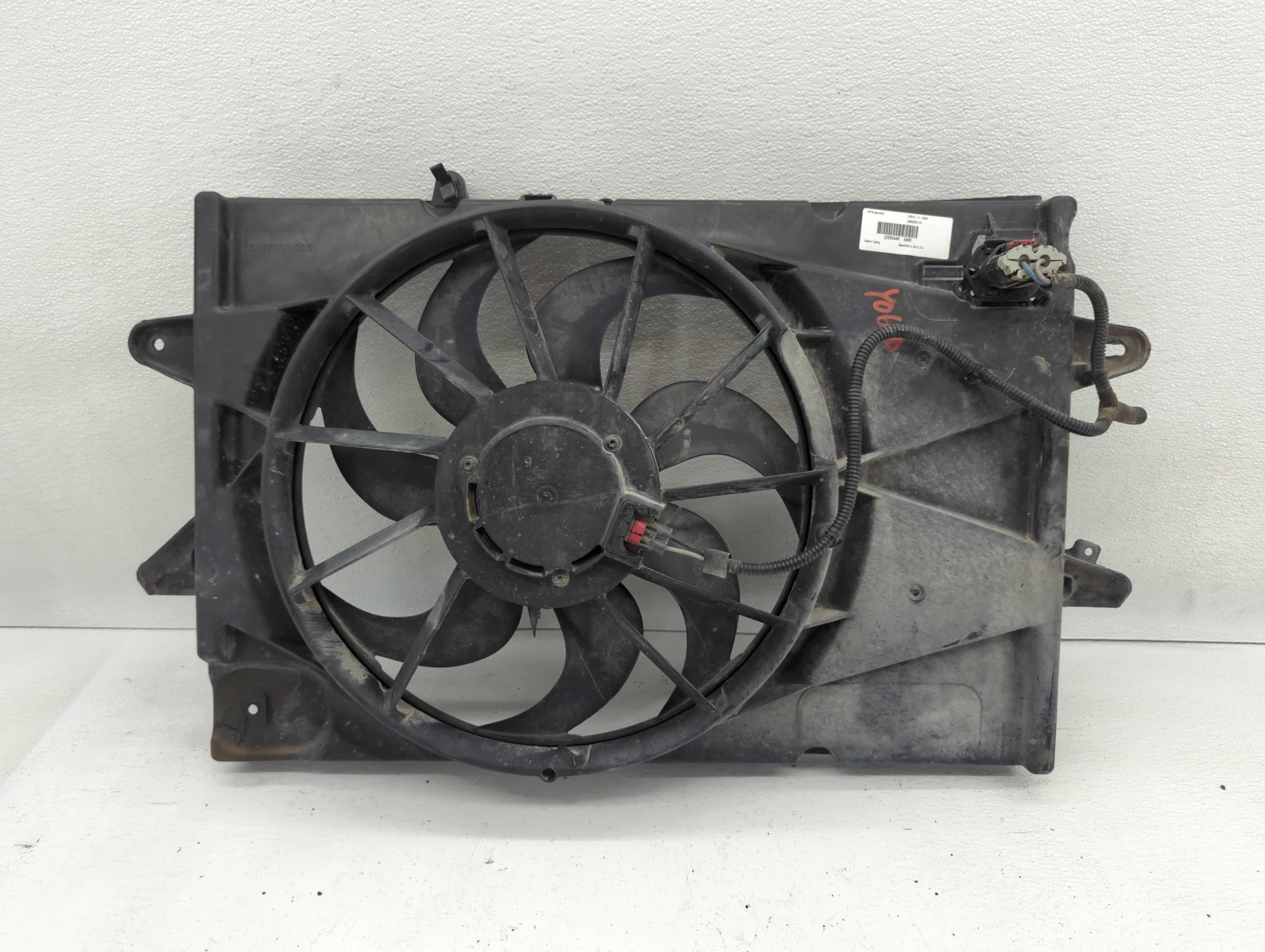 2010-2017 Chevrolet Equinox Left Radiator Fan Motor Assembly 617160 - Oemusedautoparts1.com
