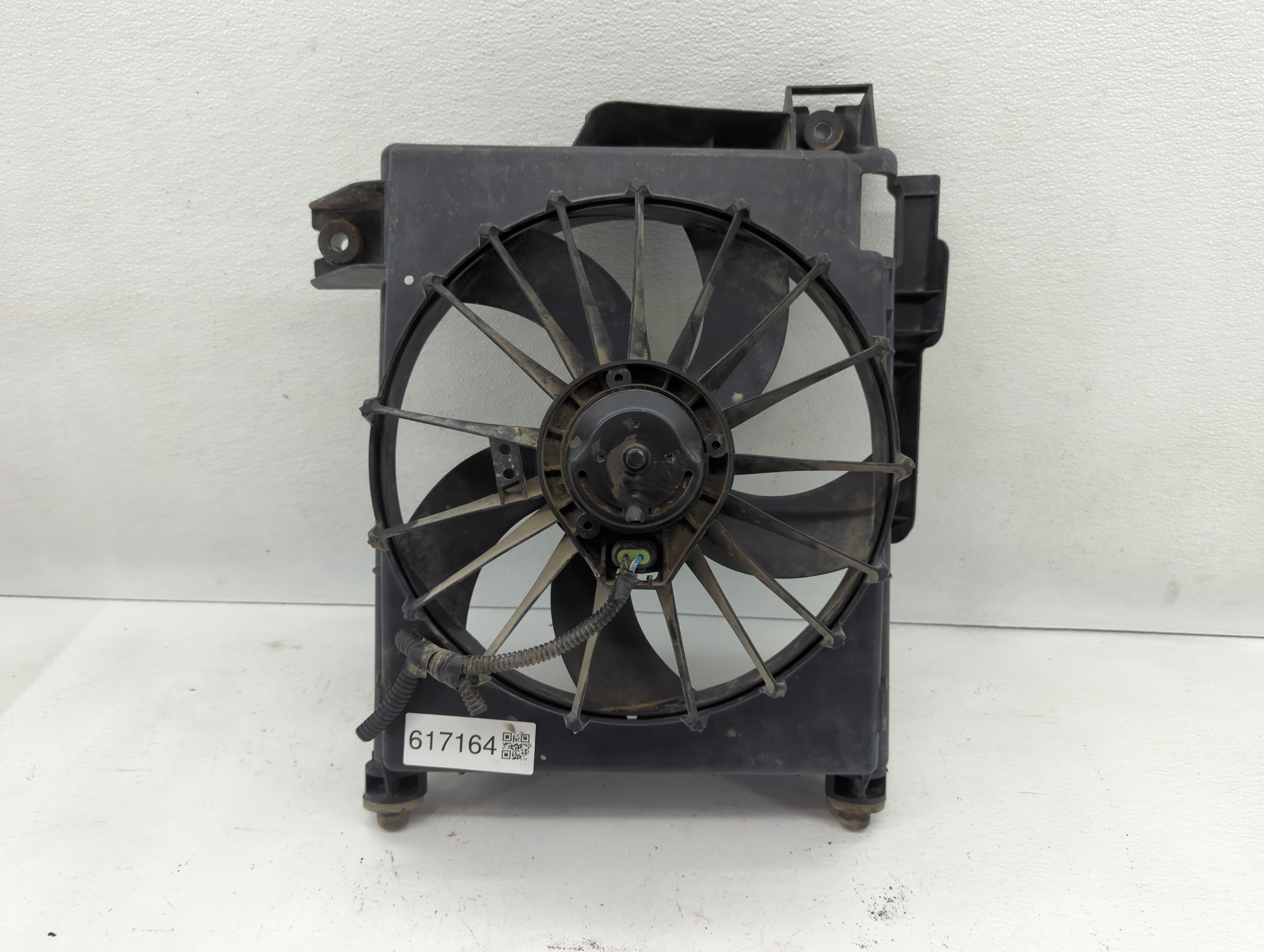 2007-2007 Dodge Ram 1500 Left Radiator Fan Motor Assembly 617164 - Oemusedautoparts1.com