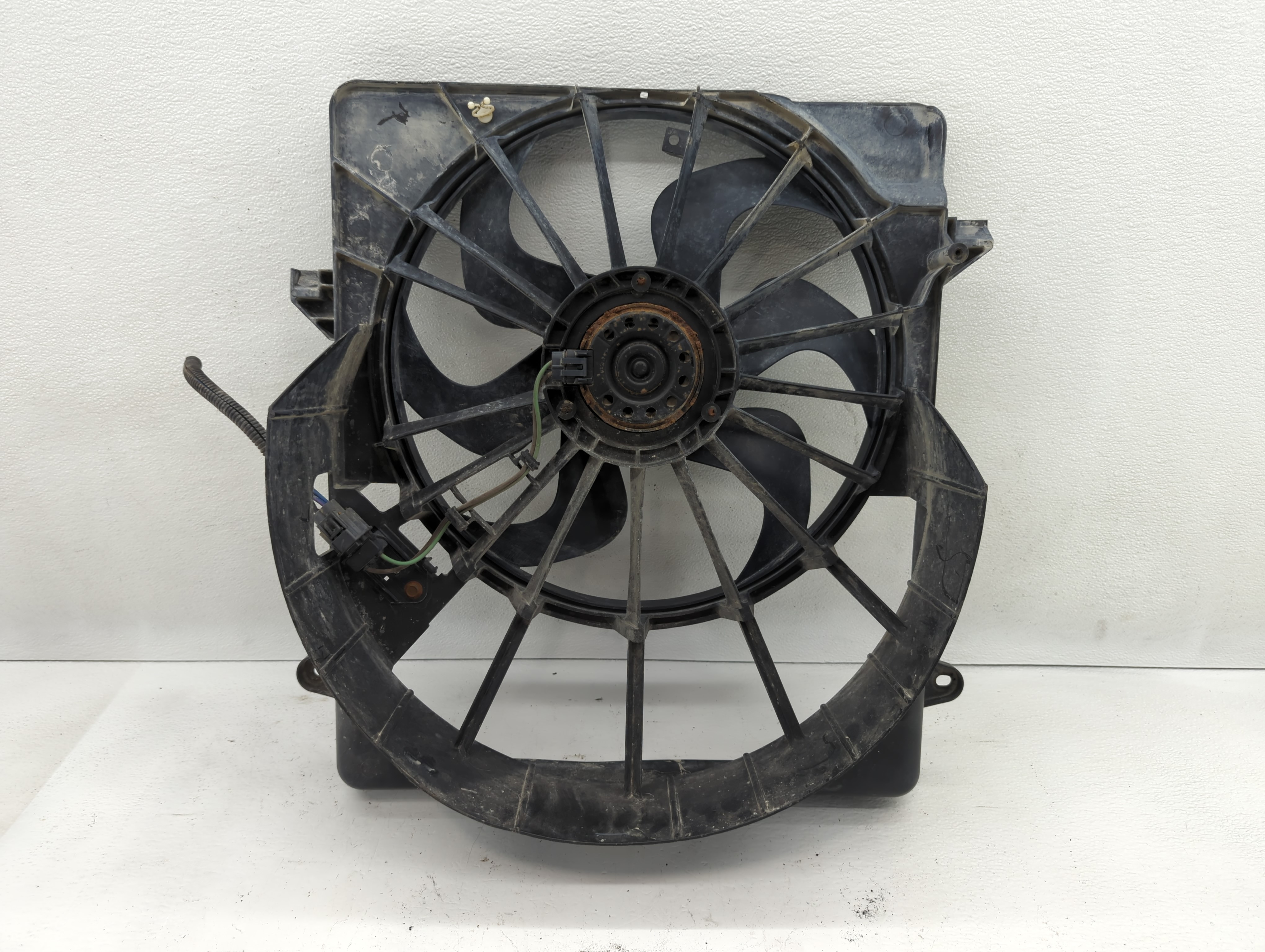 2008-2012 Jeep Liberty Left Radiator Fan Motor Assembly 617166 - Oemusedautoparts1.com