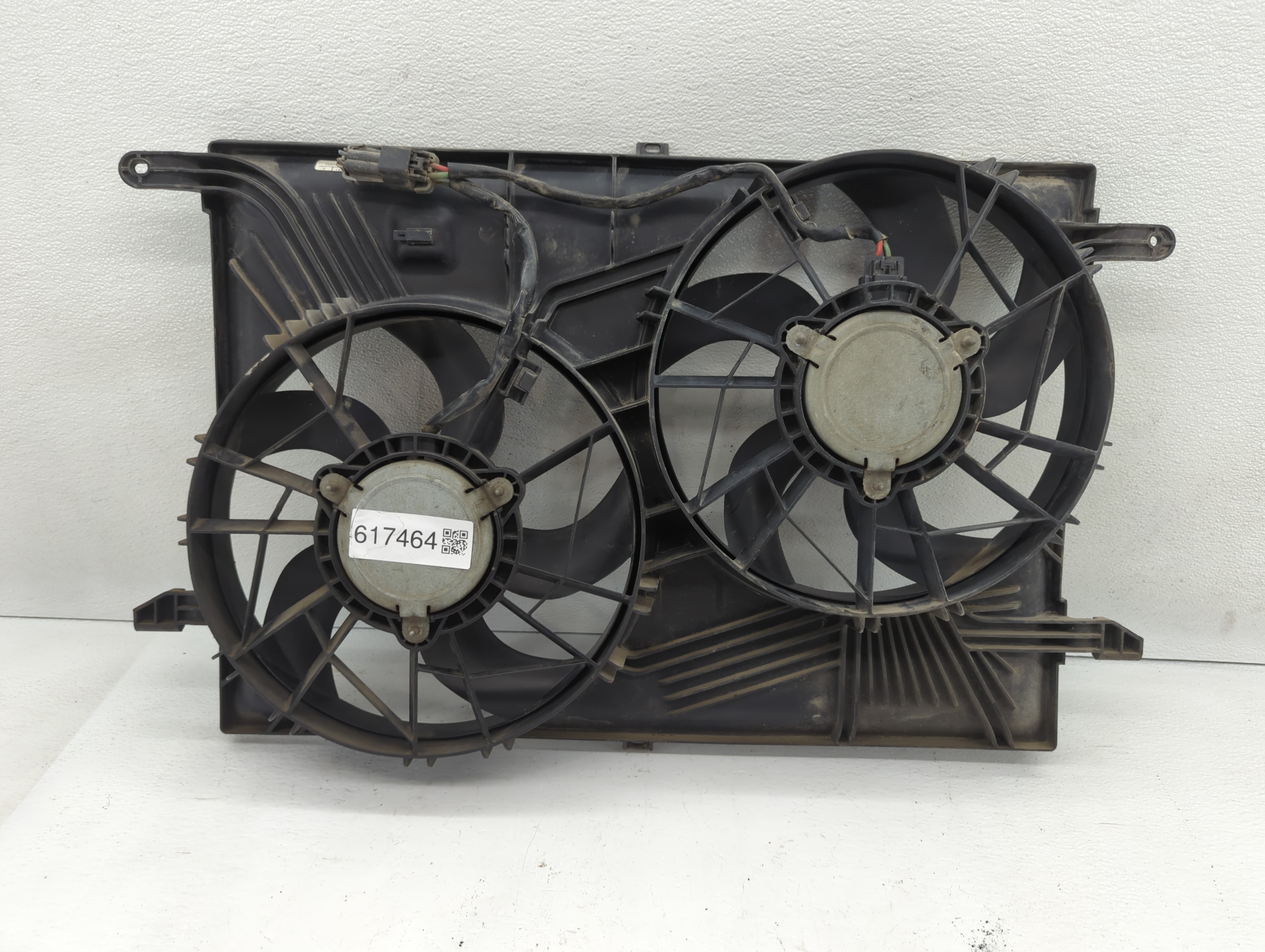 Saturn Outlook Left Radiator Fan Motor Assembly 617464 - Oemusedautoparts1.com