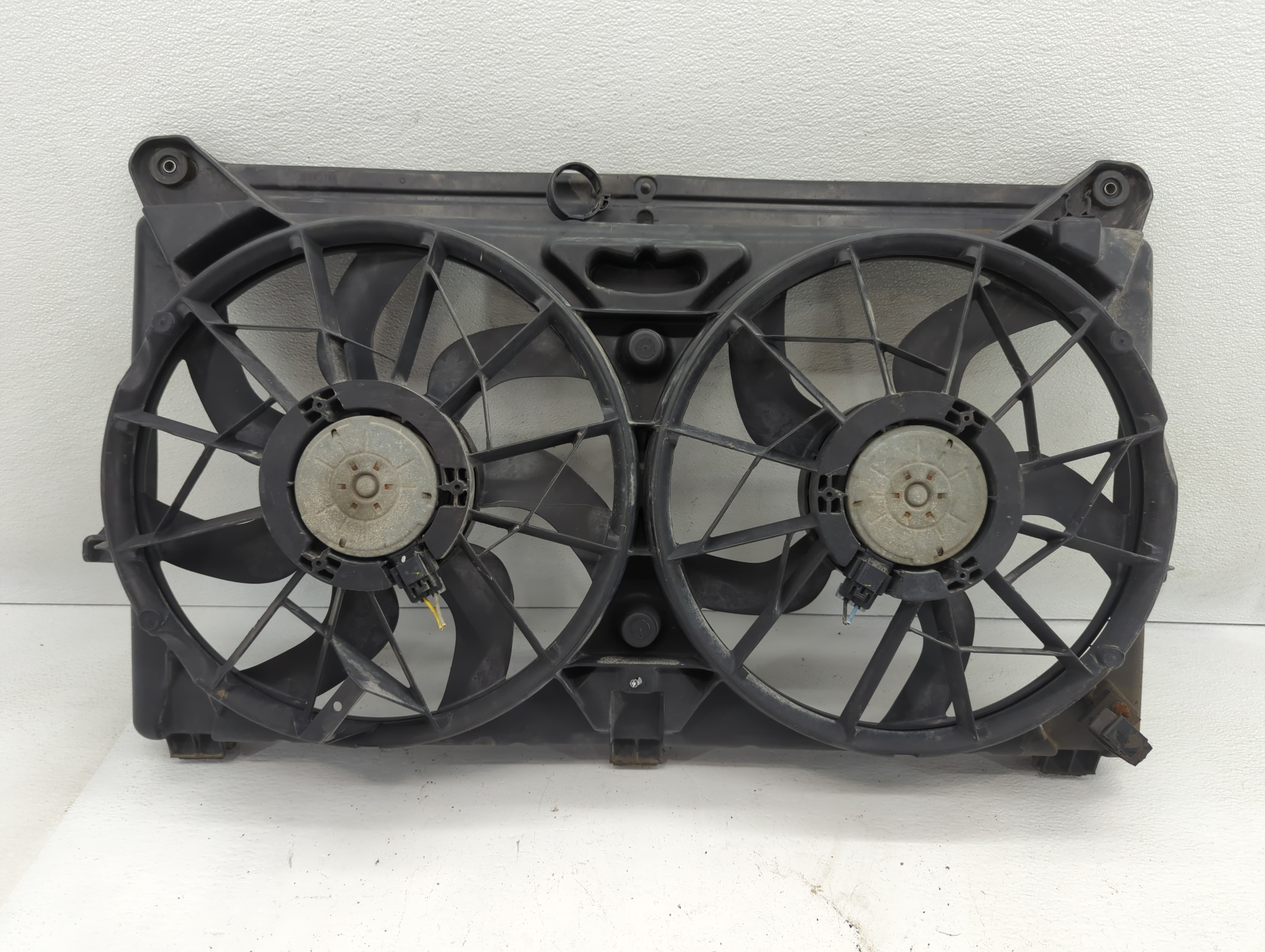 2005-2007 Chevrolet Silverado 1500 Left Radiator Fan Motor Assembly 617541 - Oemusedautoparts1.com