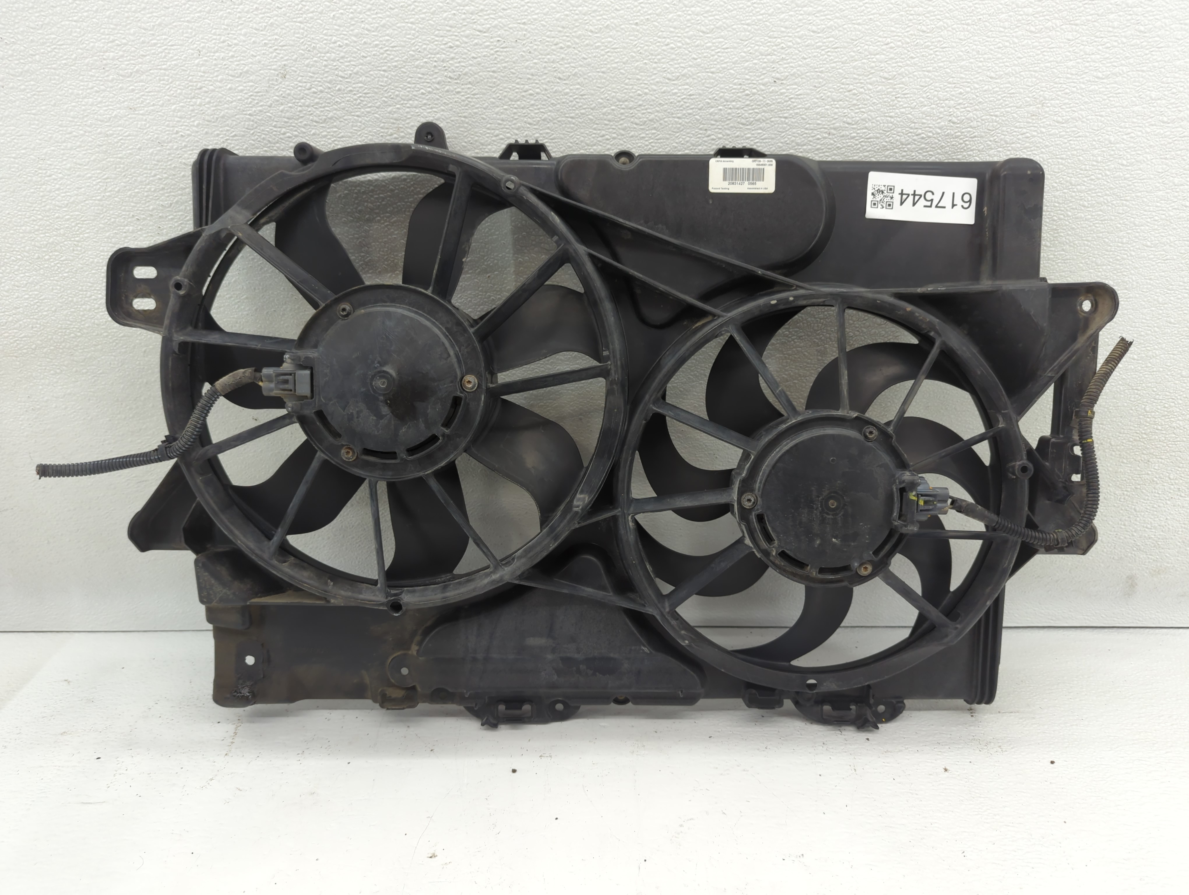 Picture of 2010-2012 Gmc Terrain Left Radiator Fan Motor Assembly 617544
