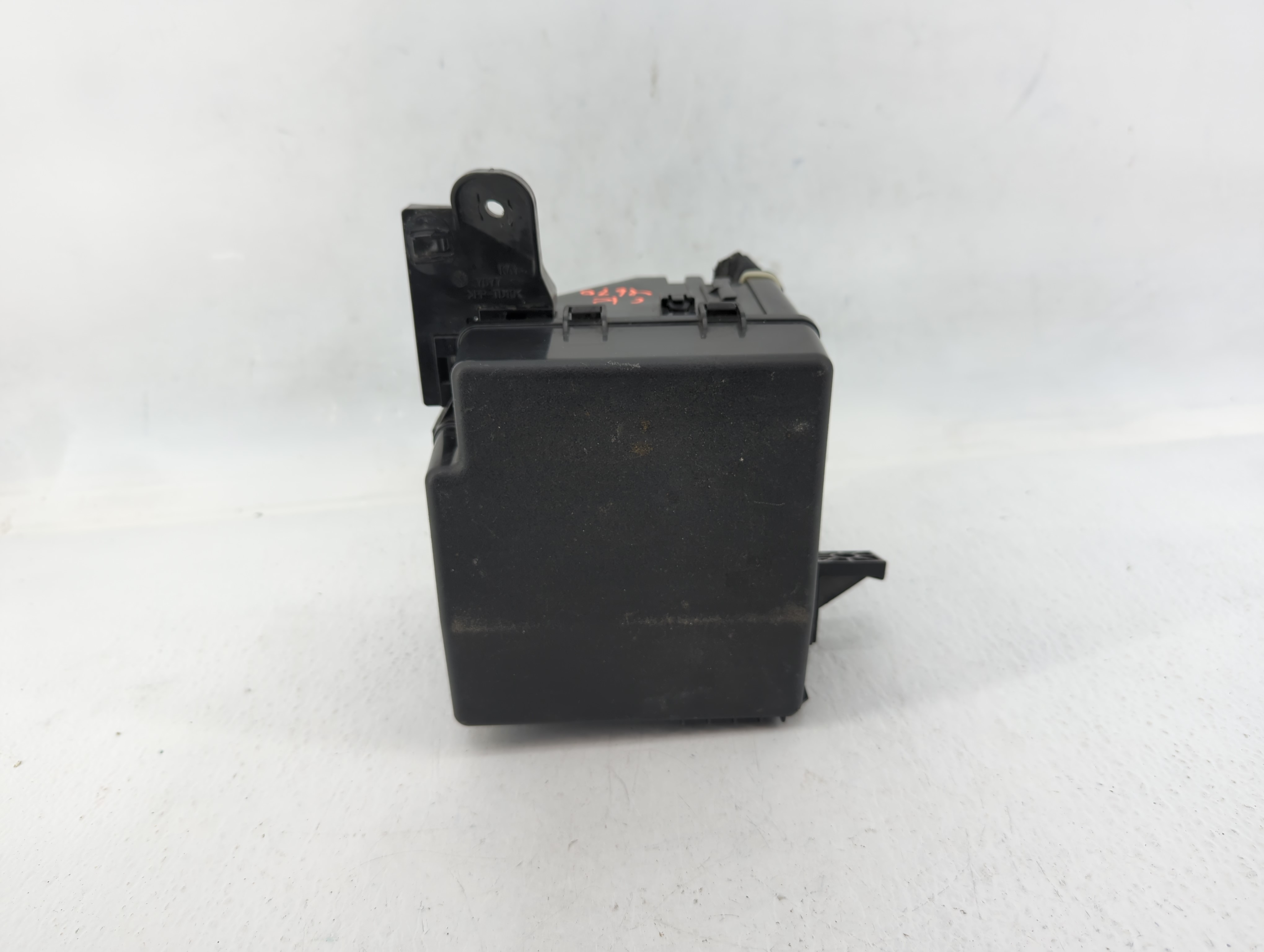 2014-2014 Mitsubishi Mirage Fusebox Fuse Box Relay Module 618082 - Oemusedautoparts1.com