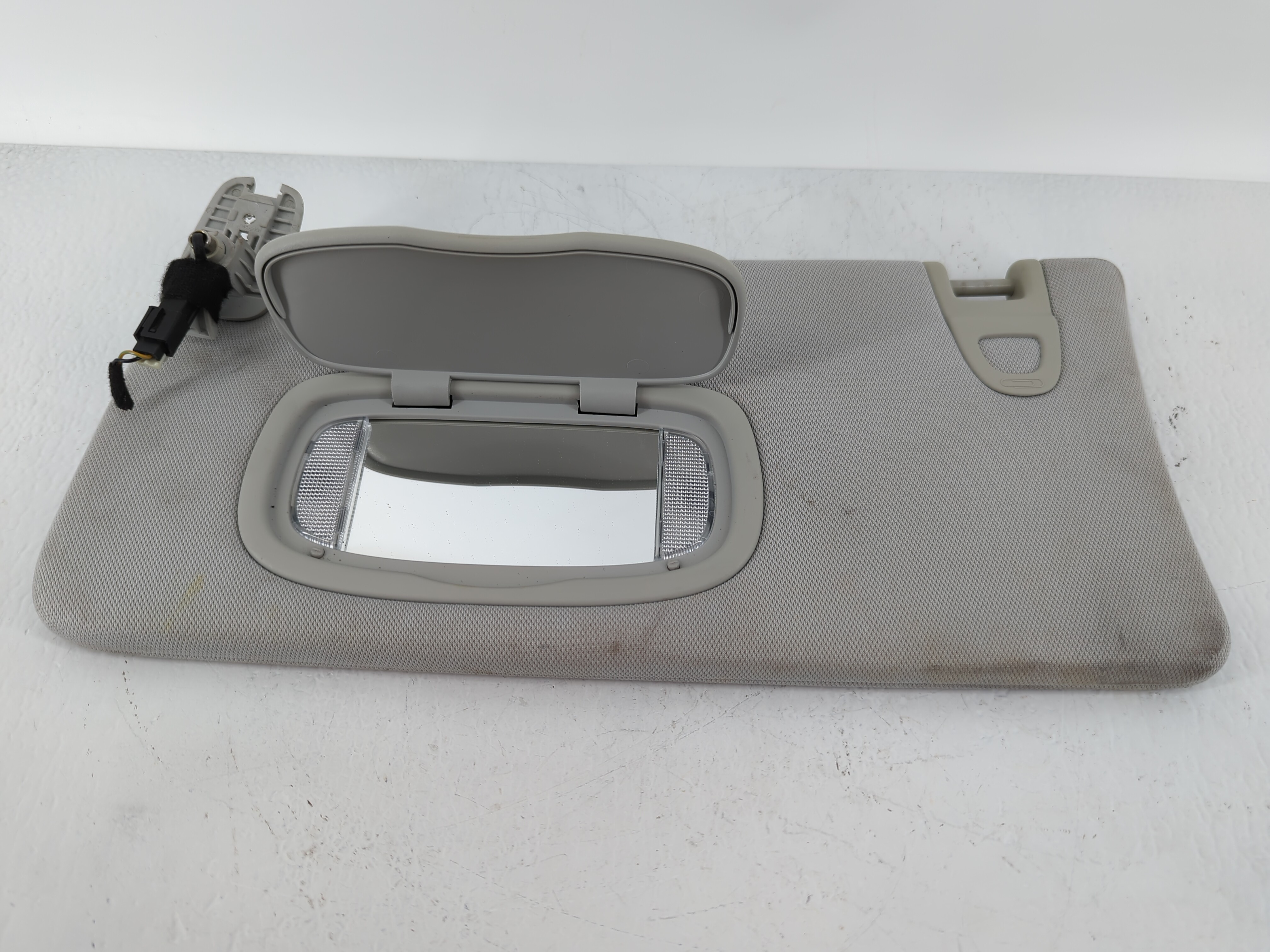 2018 Jeep Compass Passenger Sun Visor Mirror Right Sunvisor Gray 618369 - Oemusedautoparts1.com