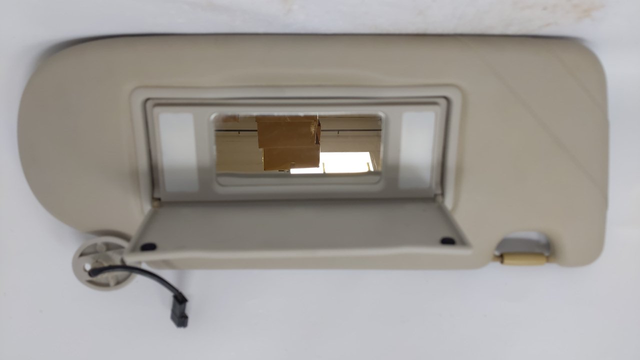 2002-2004 Land Rover Freelander Passenger Right Sun Visor Sunvisor Tan 61840 - Oemusedautoparts1.com