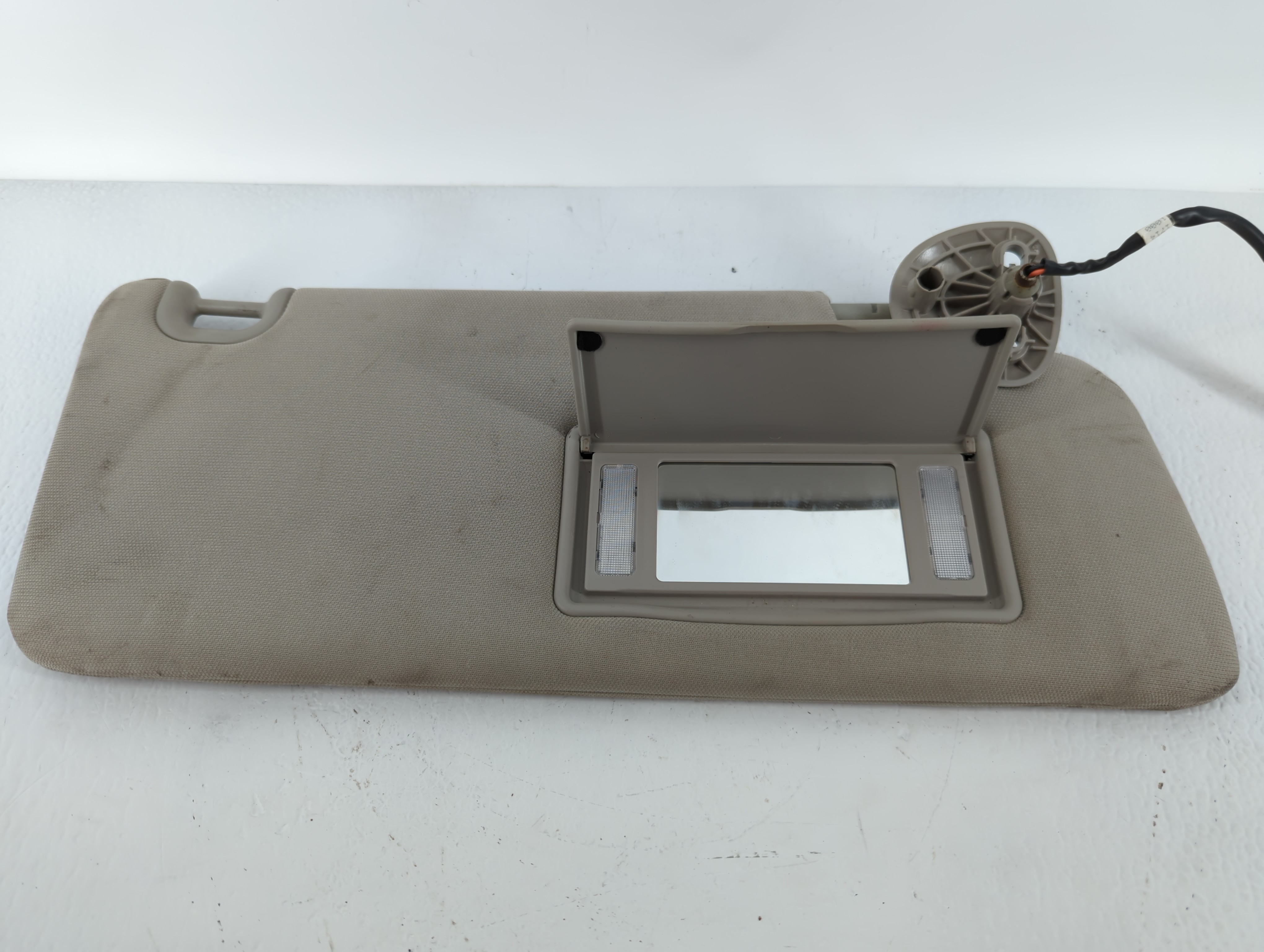 Picture of 2013-2014 Ram 1500 Passenger Sun Visor Mirror Right Sunvisor Grey 618745