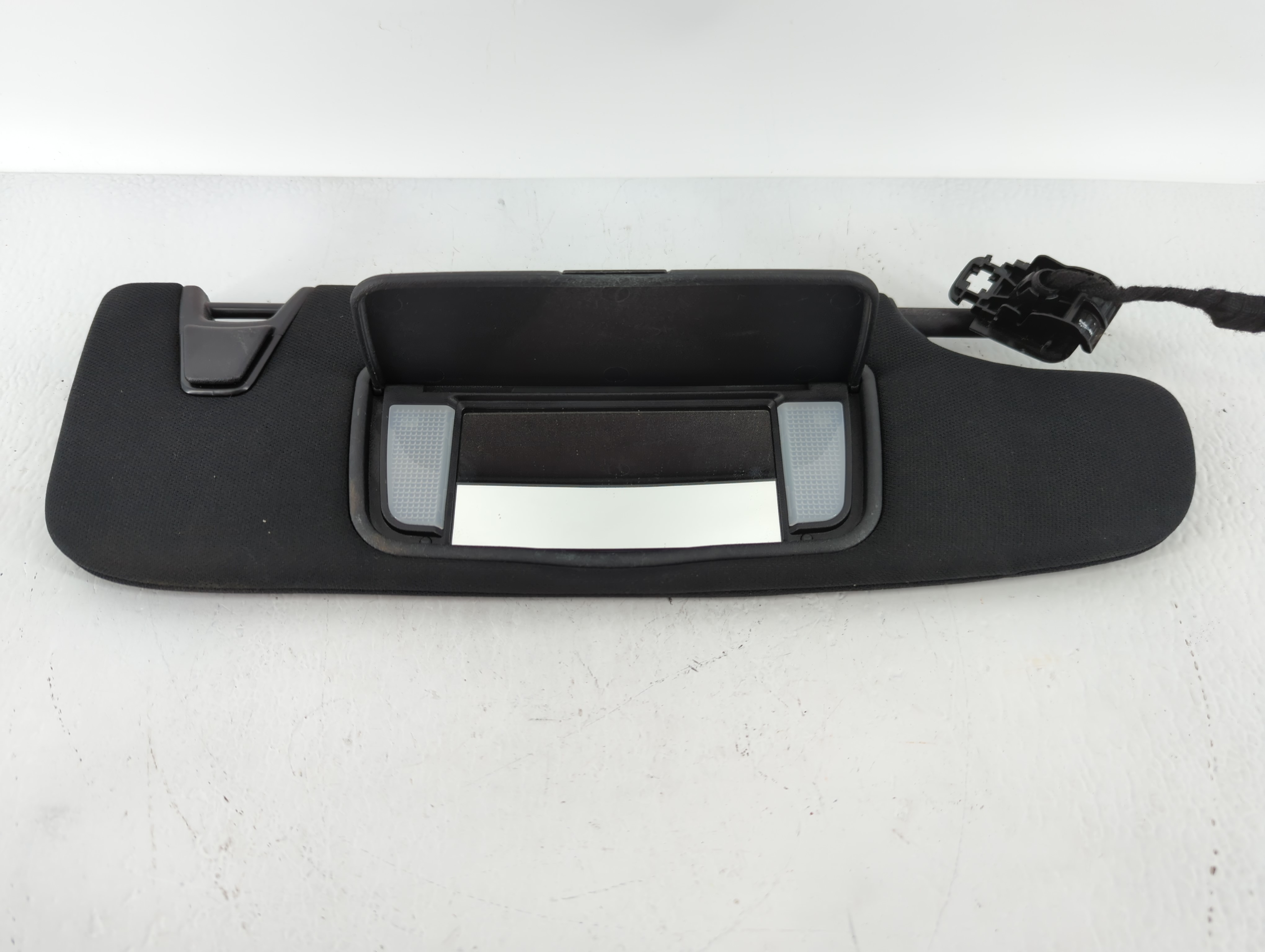 2017 Ford Explorer Passenger Sun Visor Mirror Right Sunvisor Black 618815 - Oemusedautoparts1.com