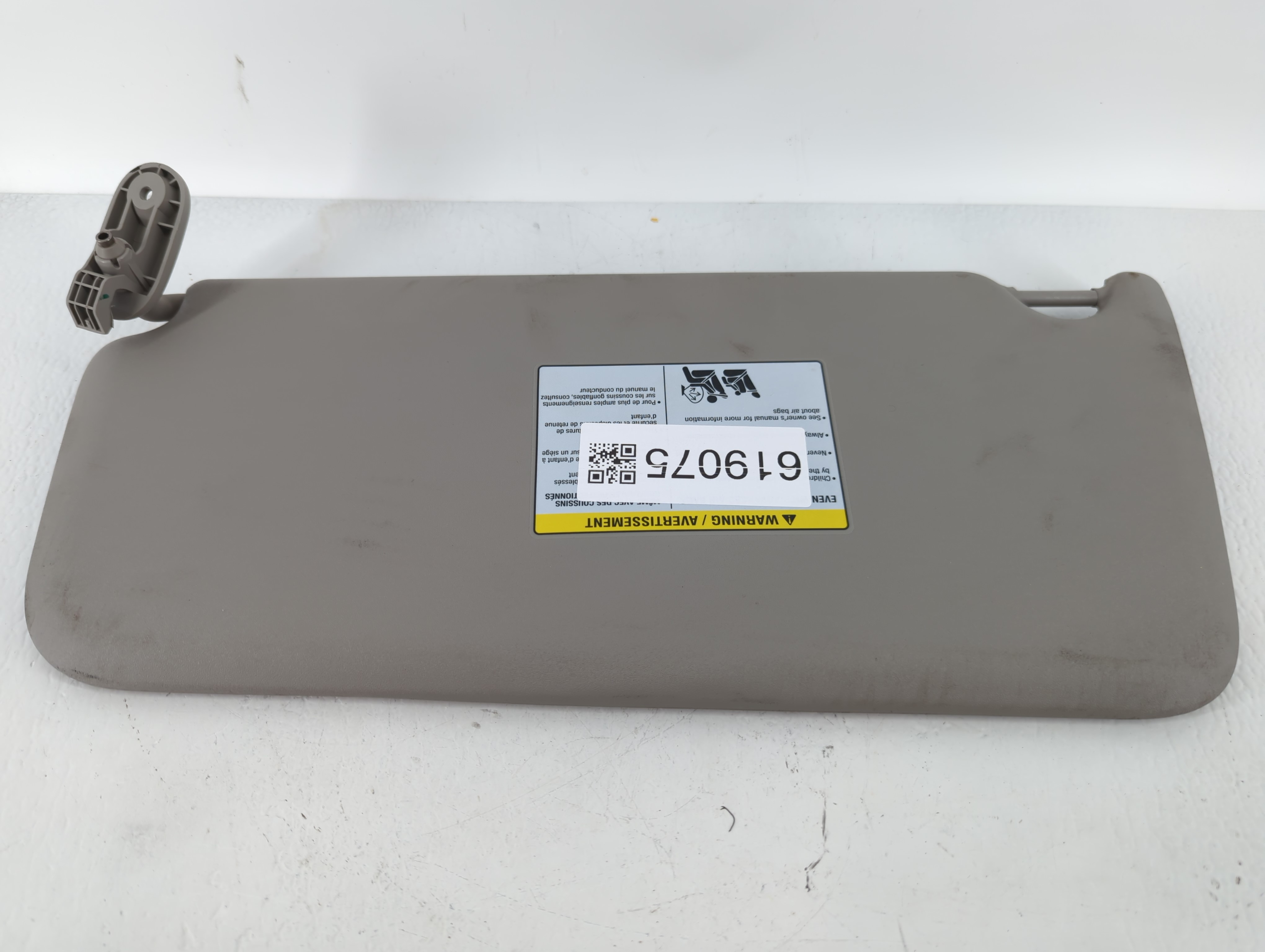 2020 Nissan Nv200 Driver Sun Visor Mirror Left Sunvisor Grey 619075 - Oemusedautoparts1.com