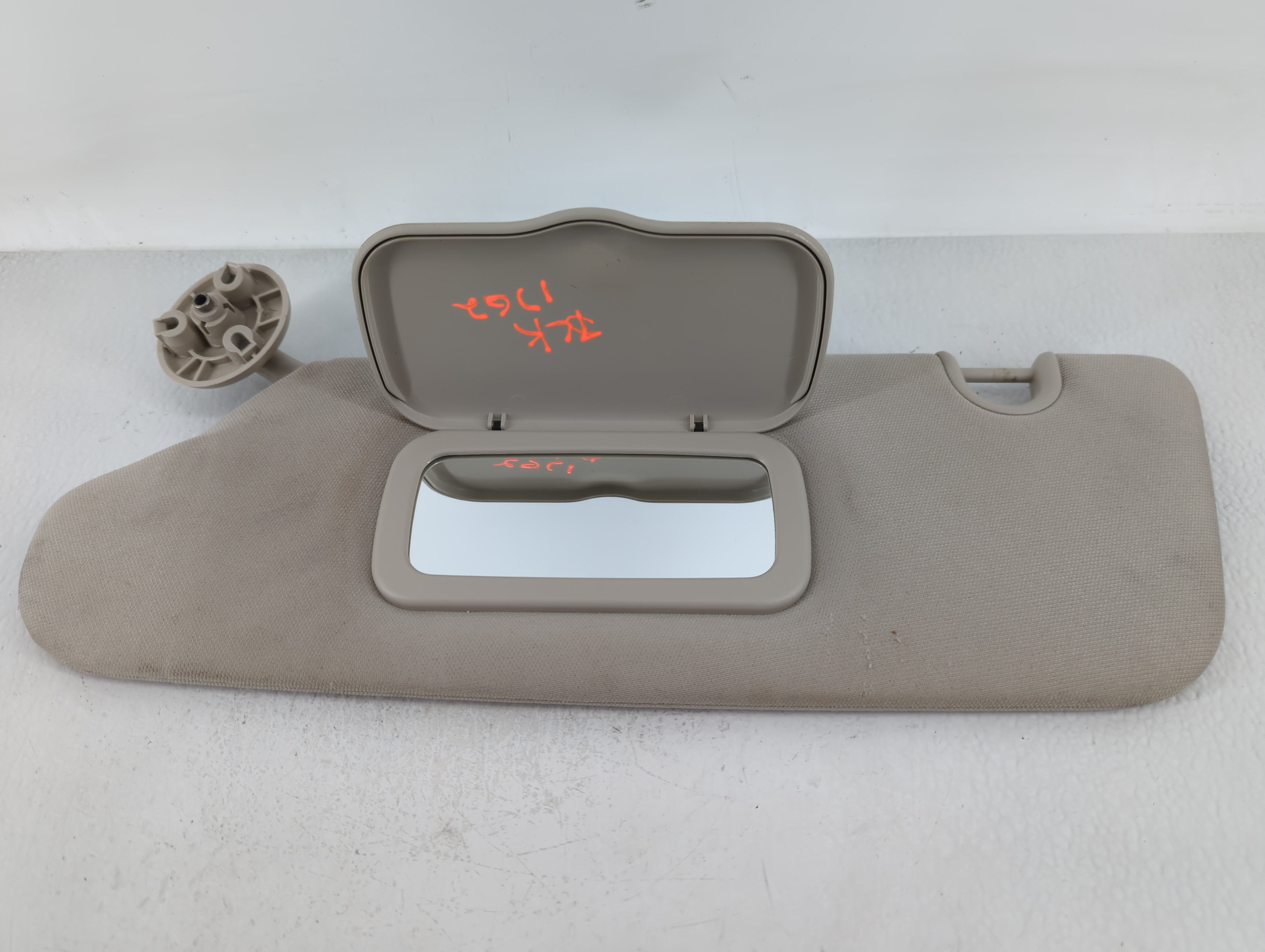 Dodge Caravan Passenger Sun Visor Mirror Right Sunvisor Grey 619092 - Oemusedautoparts1.com