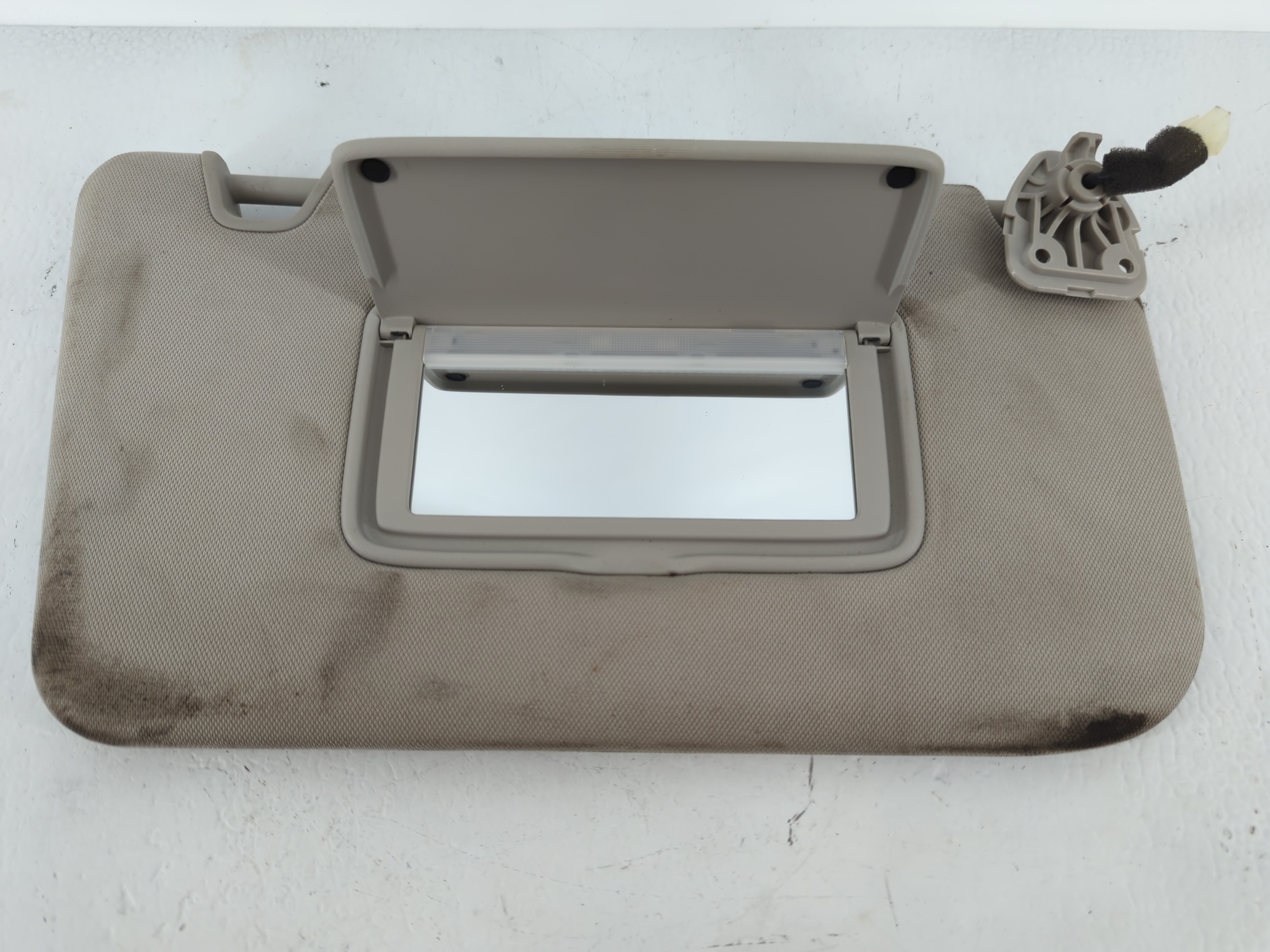 2014-2017 Nissan Rogue Passenger Sun Visor Mirror Right Sunvisor Grey 619254 - Oemusedautoparts1.com