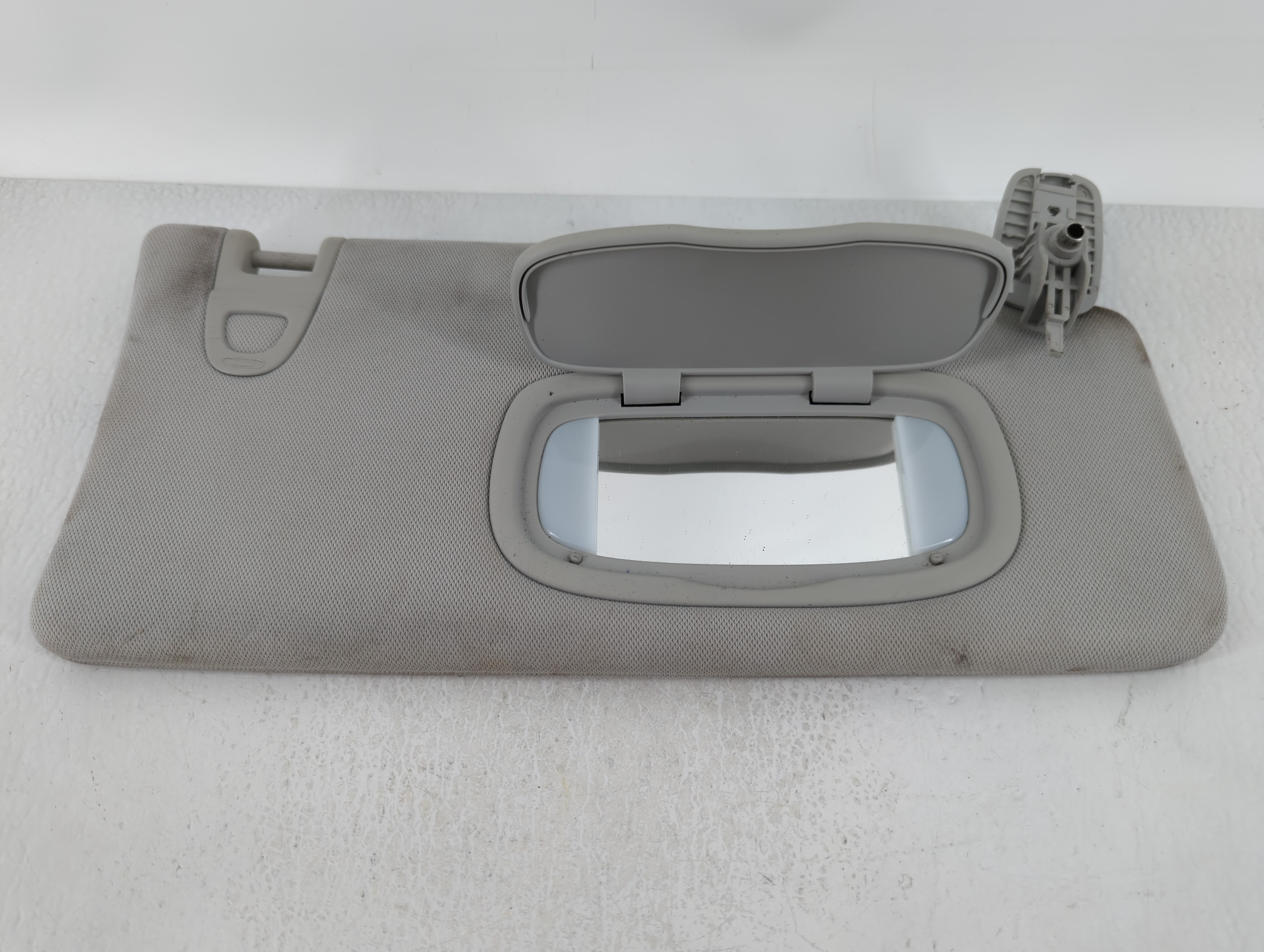 2018 Jeep Compass Passenger Sun Visor Mirror Right Sunvisor Grey 619820 - Oemusedautoparts1.com