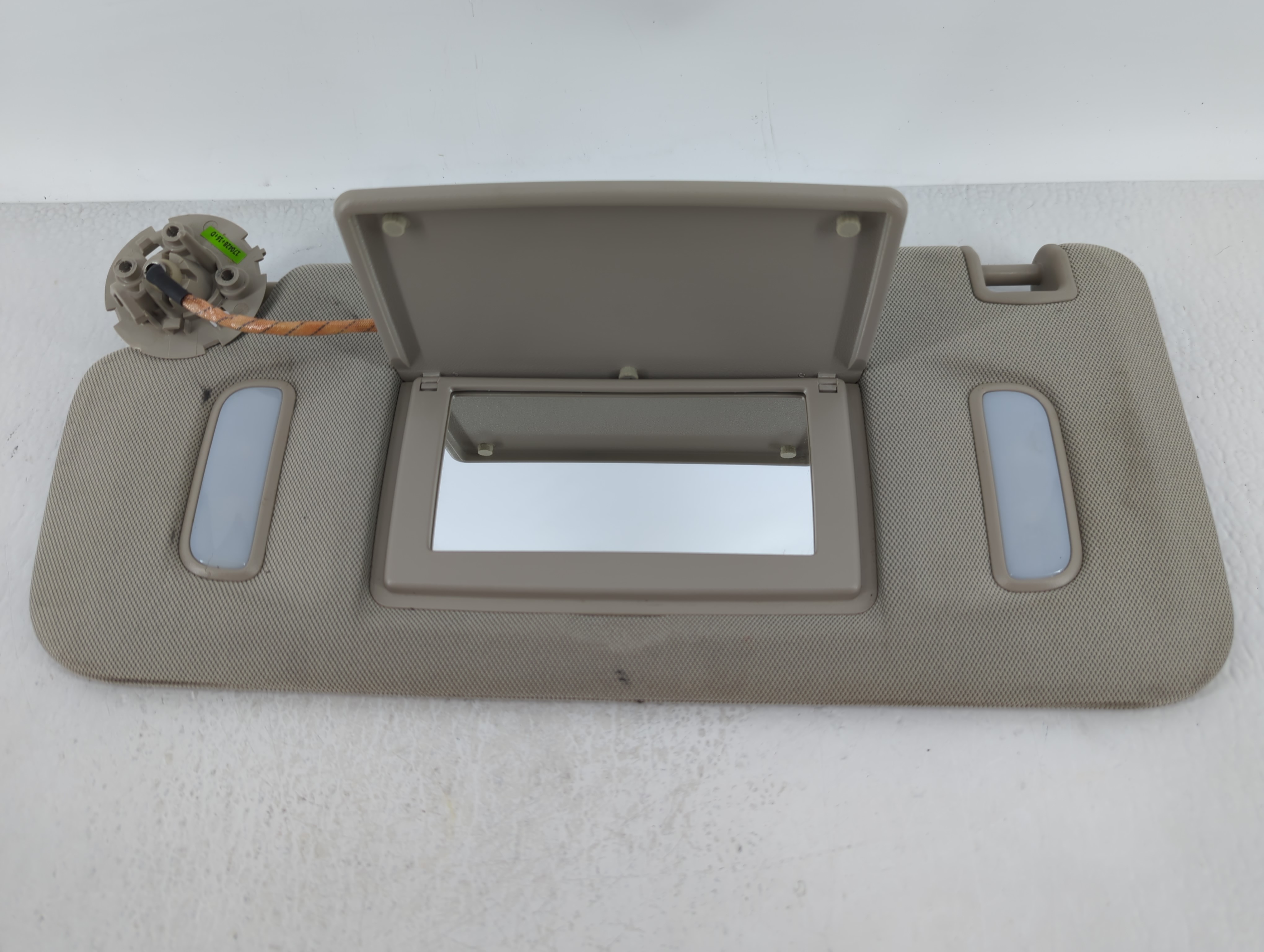 Passenger Sun Visor Mirror Right Sunvisor Light Grey 620333 - Oemusedautoparts1.com