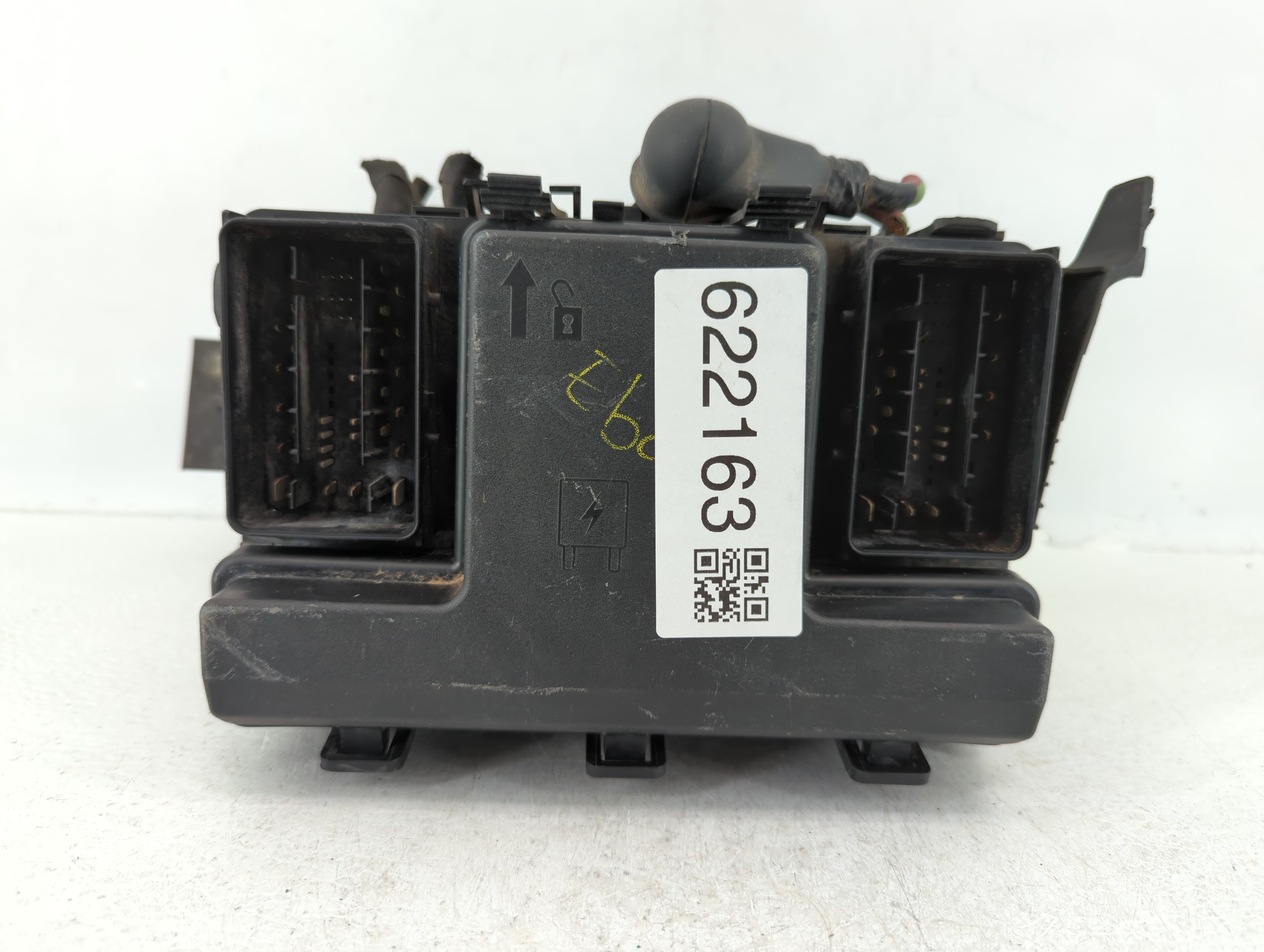 2015-2016 Ford Fusion Fusebox Fuse Box Relay Module Fg9t14a067ba_02 622163 - Oemusedautoparts1.com