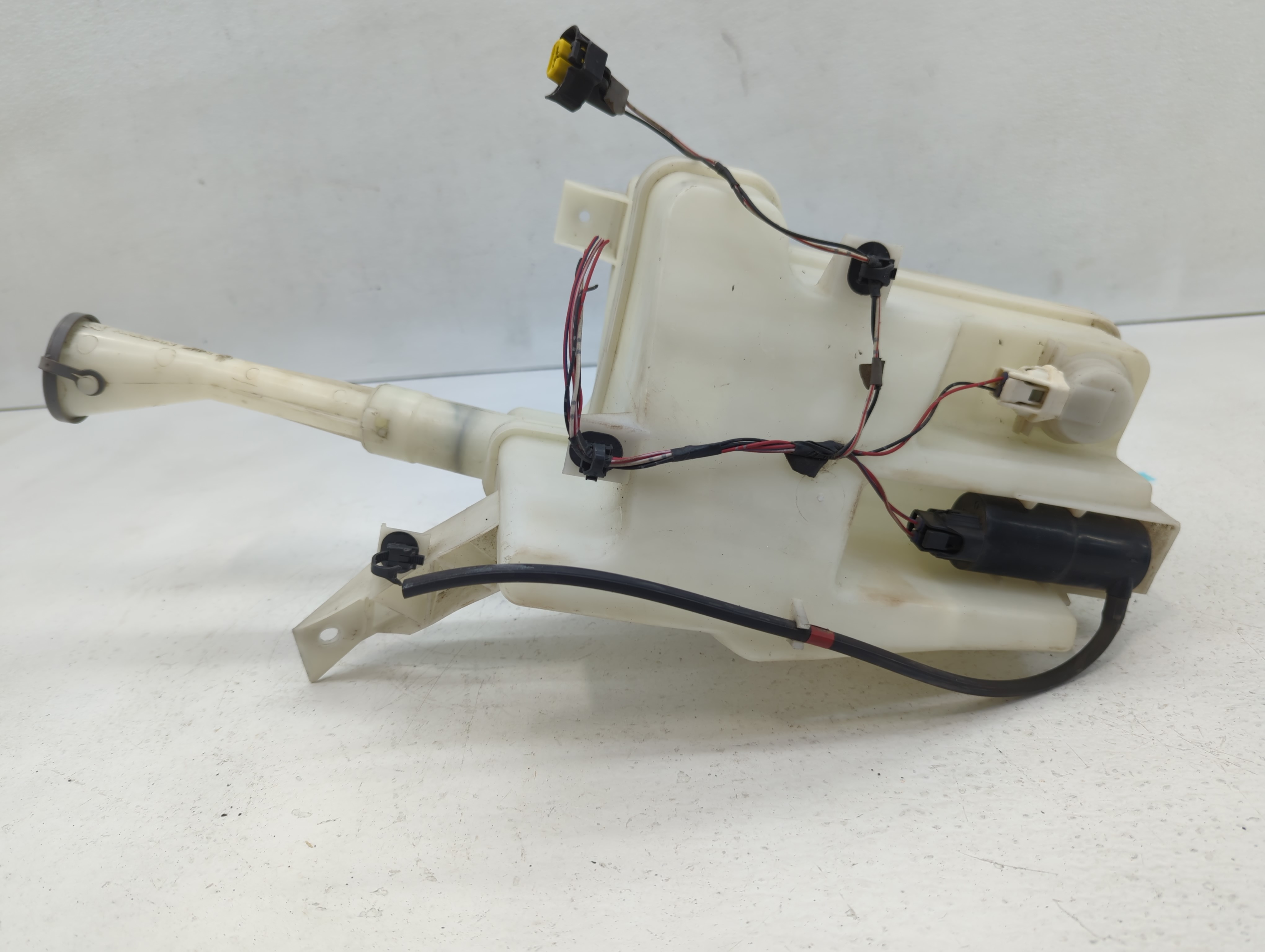 Chevrolet Equinox Windshield Washer Fluid Reservoir Bottle Oem 622424 - Oemusedautoparts1.com