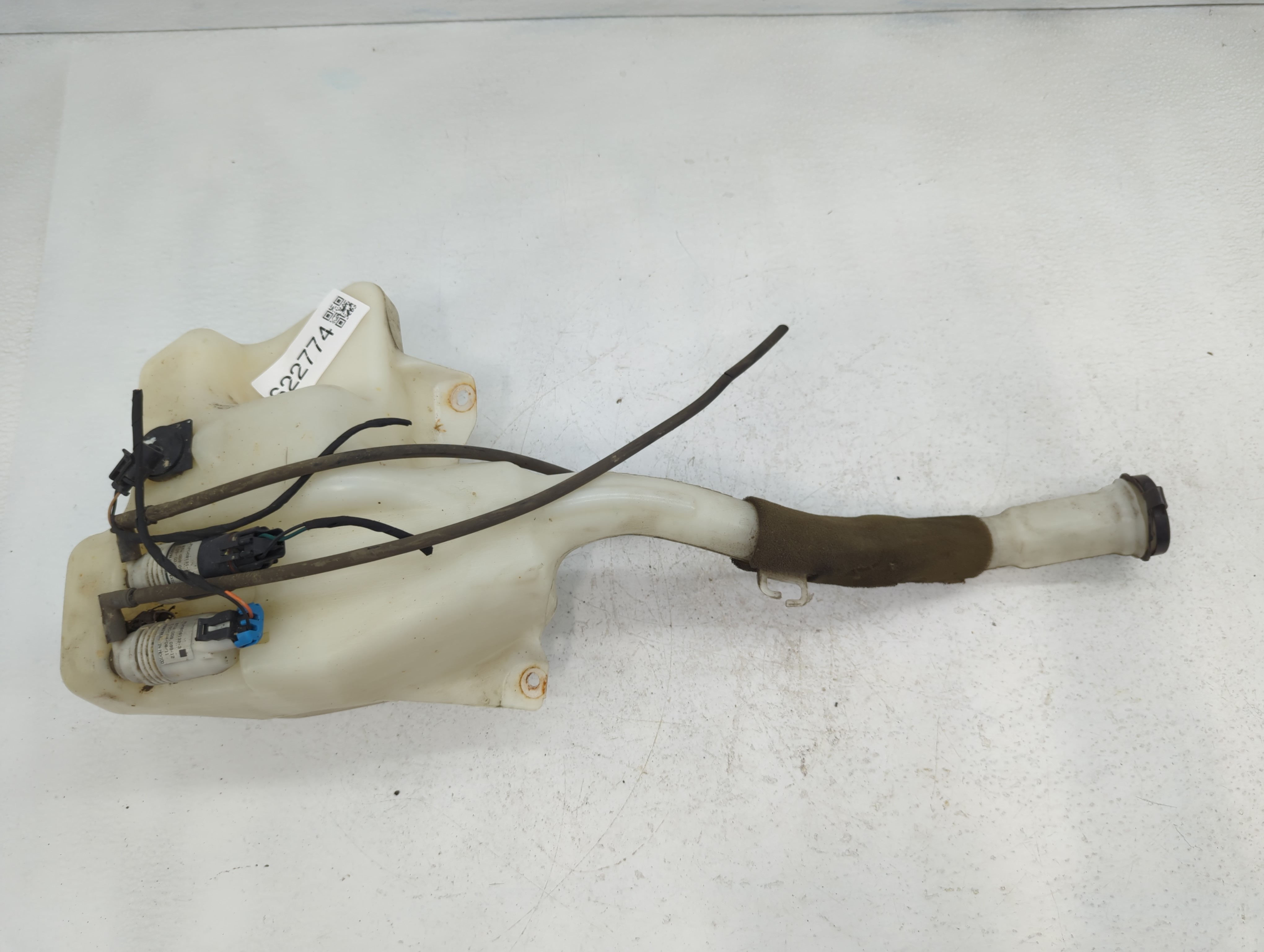Chevrolet Traverse Windshield Washer Fluid Reservoir Bottle Oem 622774 - Oemusedautoparts1.com
