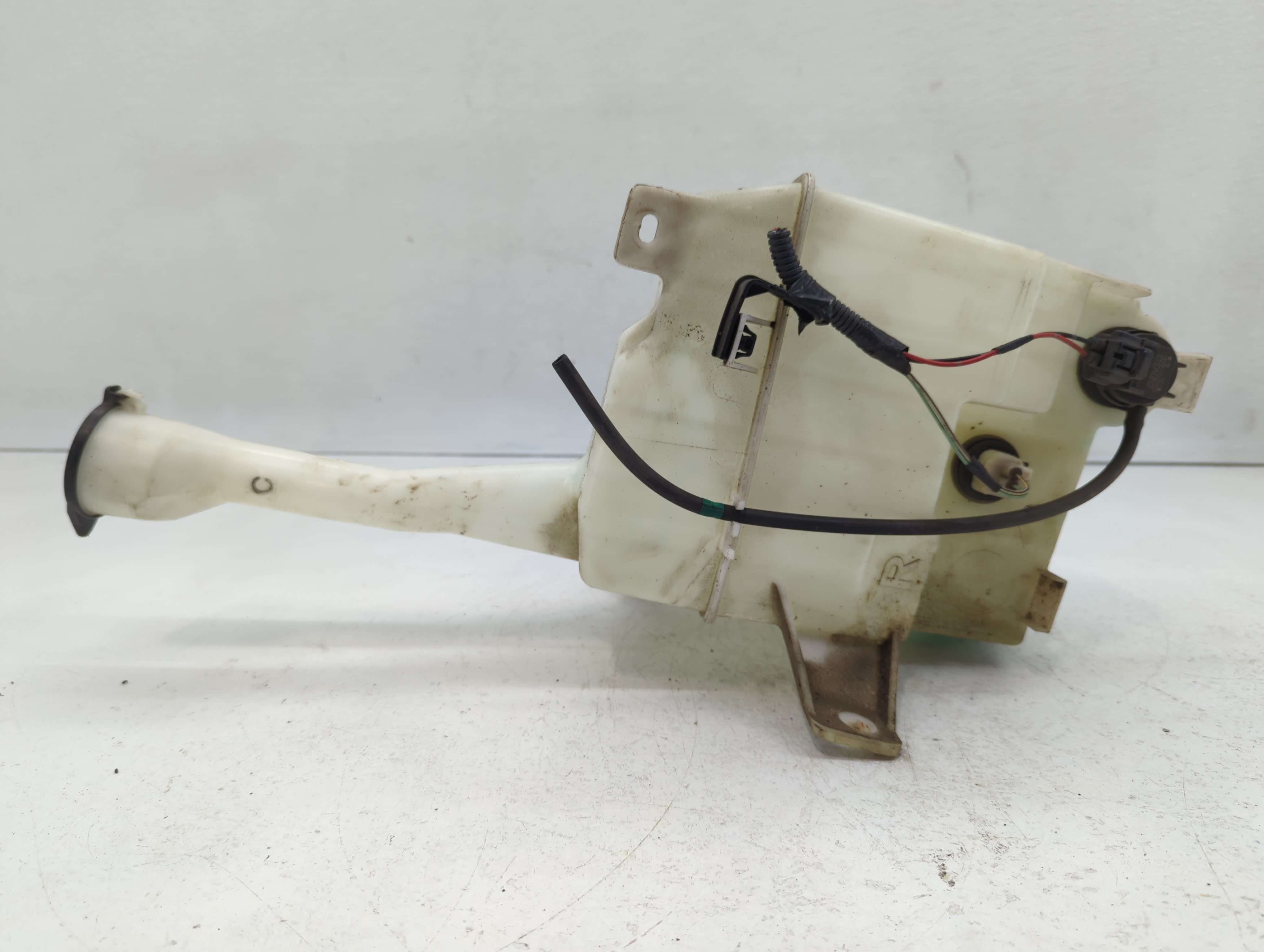2007-2011 Toyota Camry Windshield Washer Fluid Reservoir Bottle Oem 622820 - Oemusedautoparts1.com